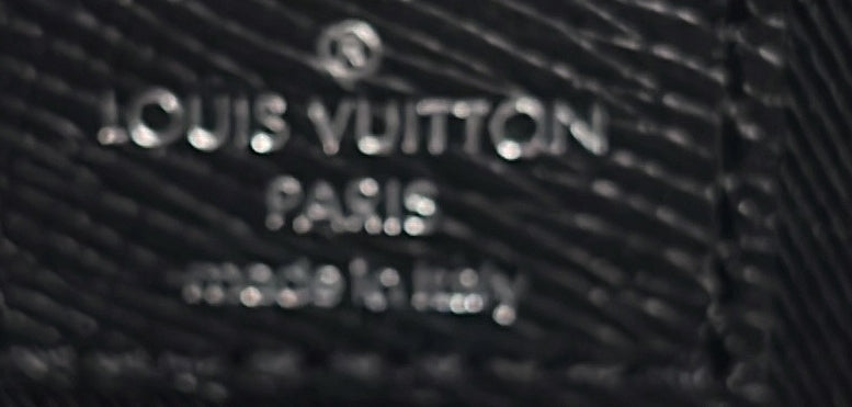 Louis Vuitton Avenue Messenger Taiga Leather