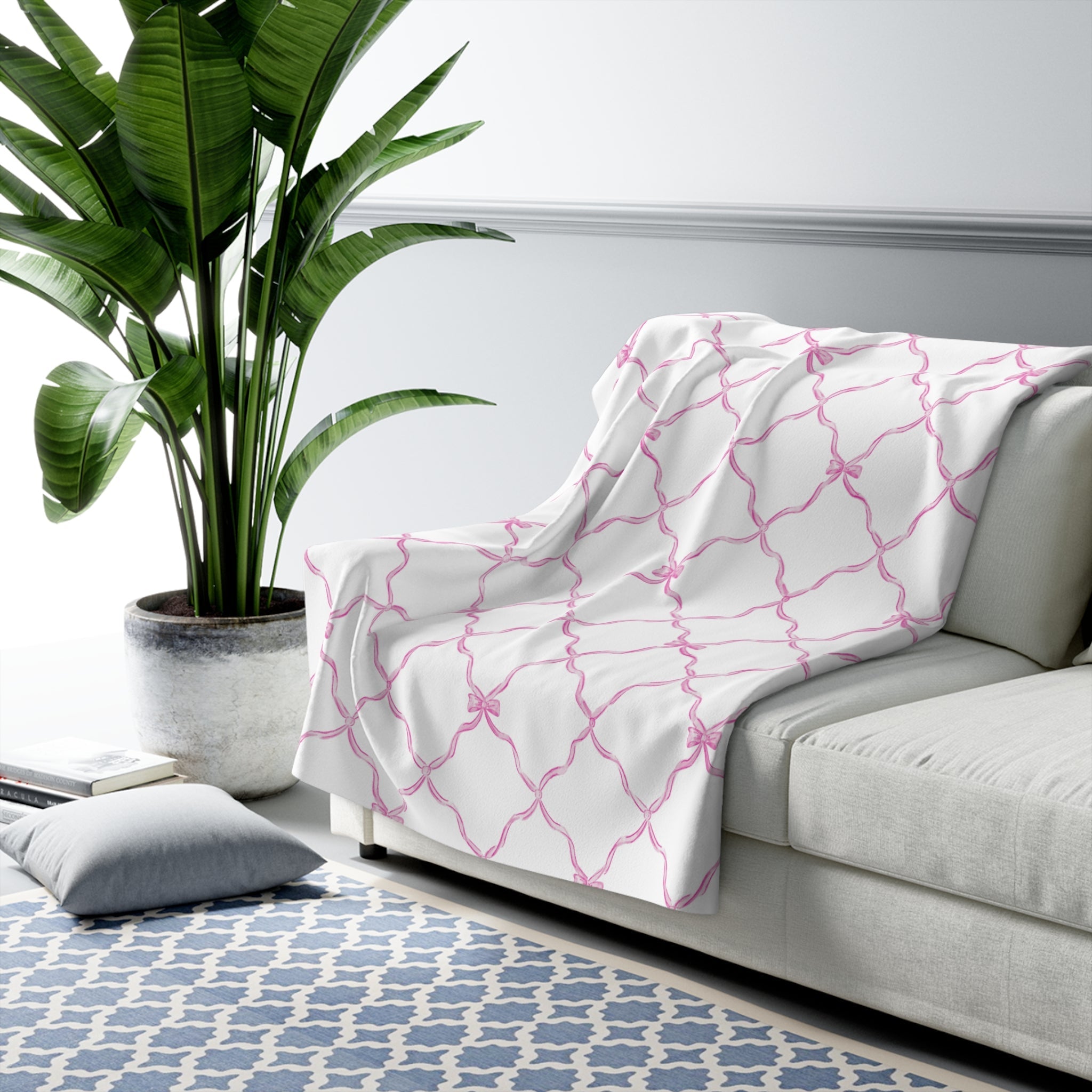 Three Bees Trellis Bow Cozy Sherpa Fleece Blanket - Bubblegum Pink
