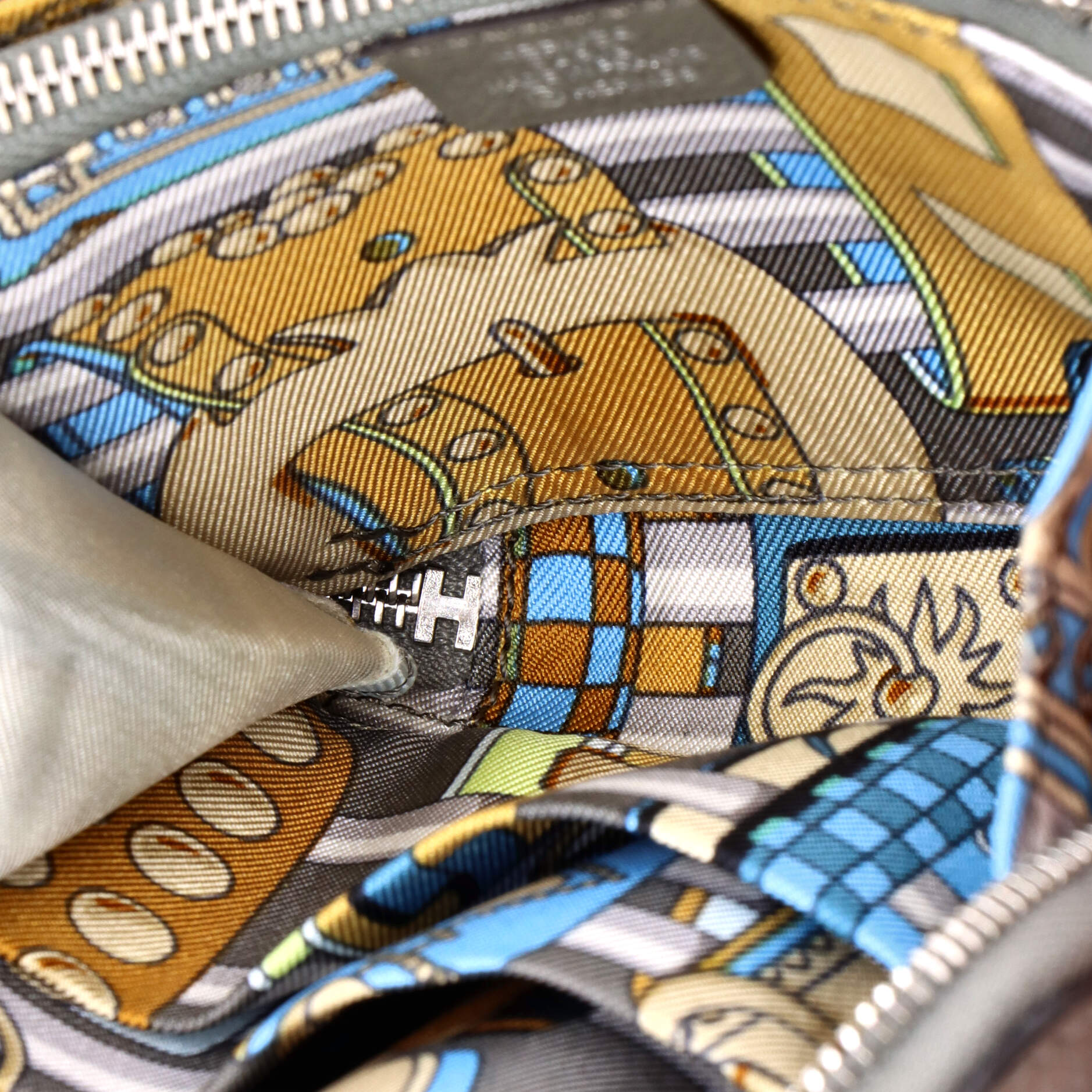 Hermes Azap Zip Around Wallet Silk'in Evercolor Compact