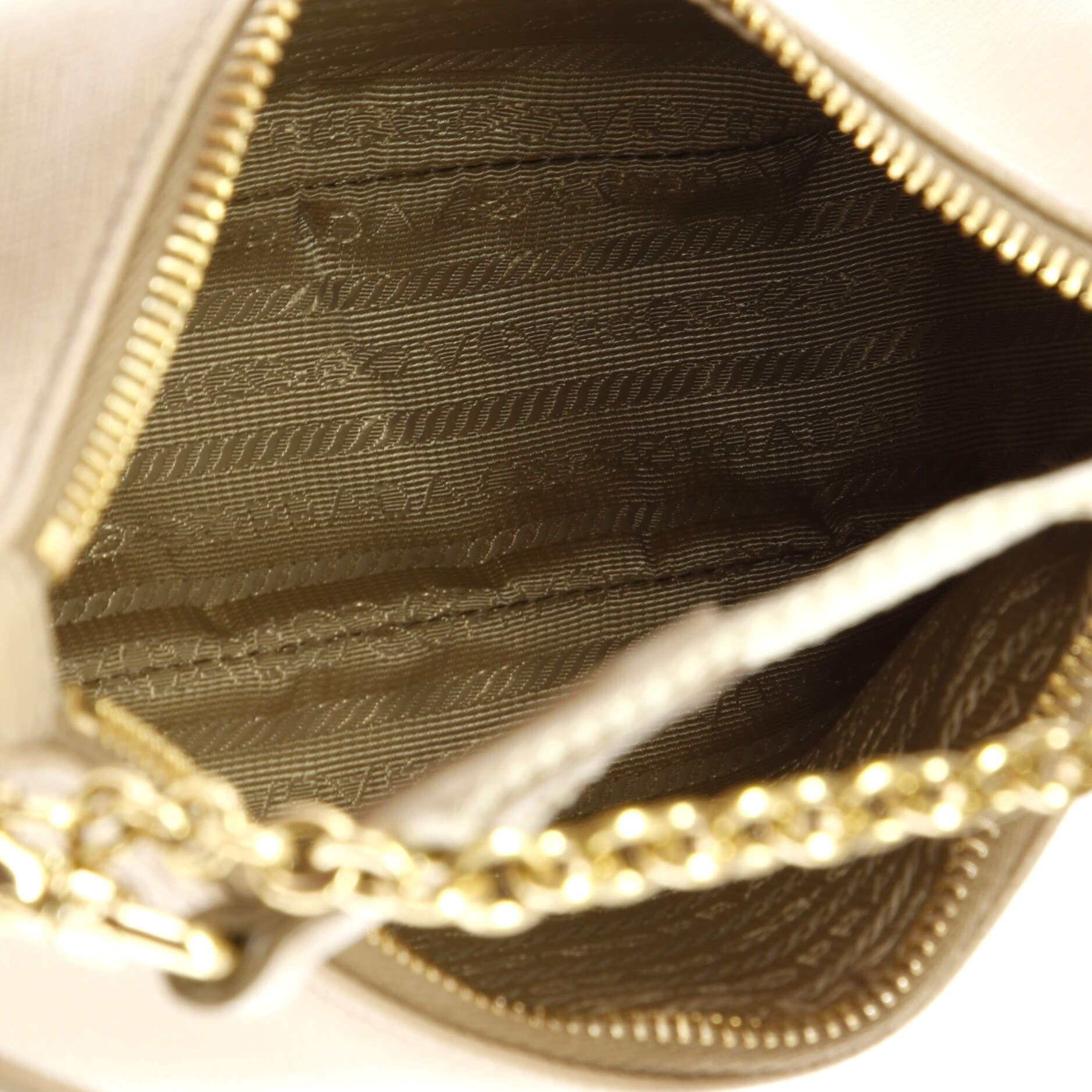 Prada Re-Edition 2005 Shoulder Bag Saffiano Leather Small