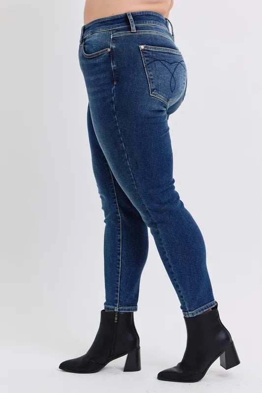 Judy Blue Full Size Run Mid-Rise Waist Skinny Women Jeans with Thermal Lining