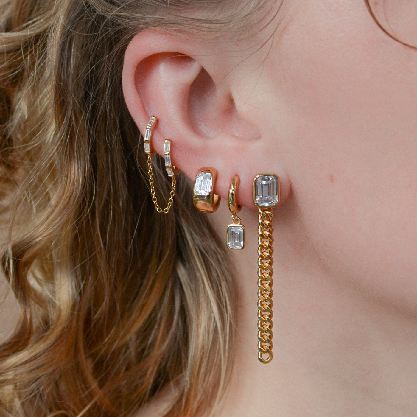 Vienna Drop Stone Huggies w CZ