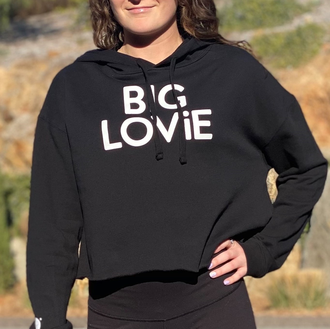 BIG LOViE HOODIE CROP SWEATSHIRT | BLACK-0