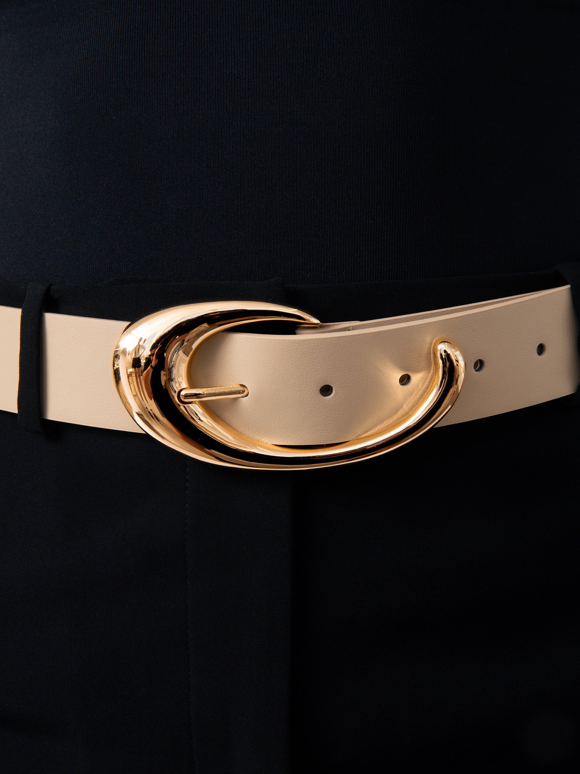 Sculpted Flow Belt in Ivory