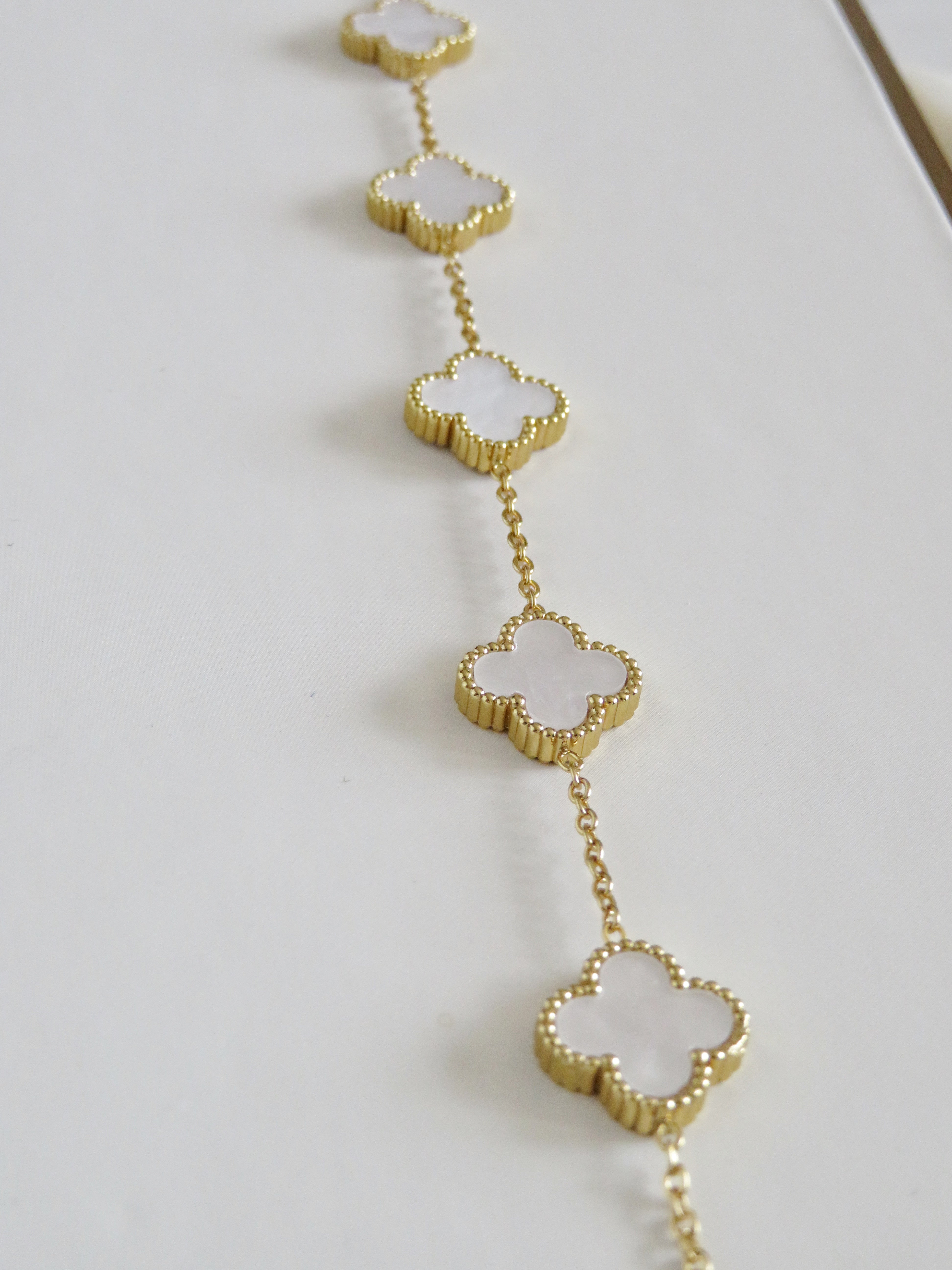 Luck Intention -Pearl Shell Clover Bracelet