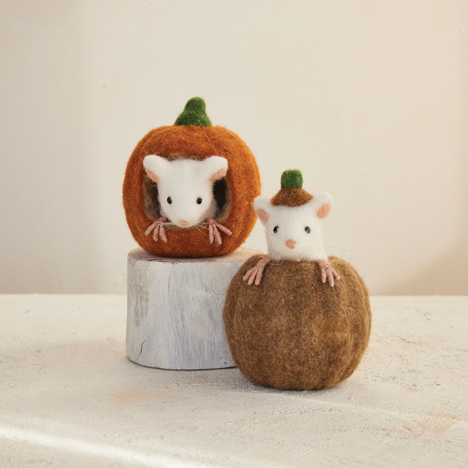 Handmade Wool Felt Pumpkin with Mouse | 2 Styles
