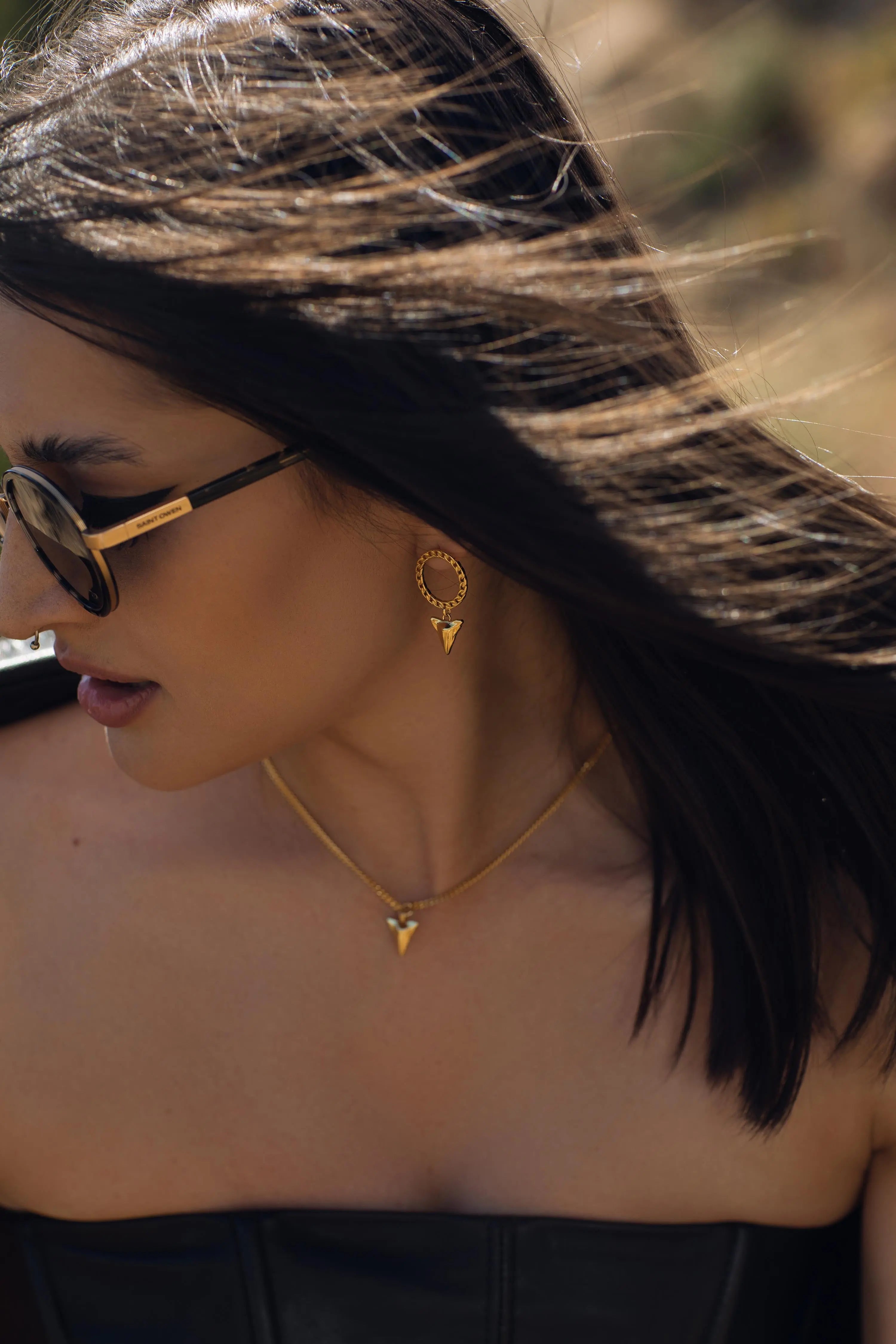 CHAIN HOOP SHARKTOOTH EARRINGS