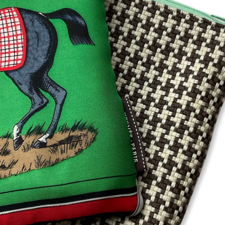 Couvertures et Tenues du Jour Green Vintage Silk Scarf Wristlet Bag