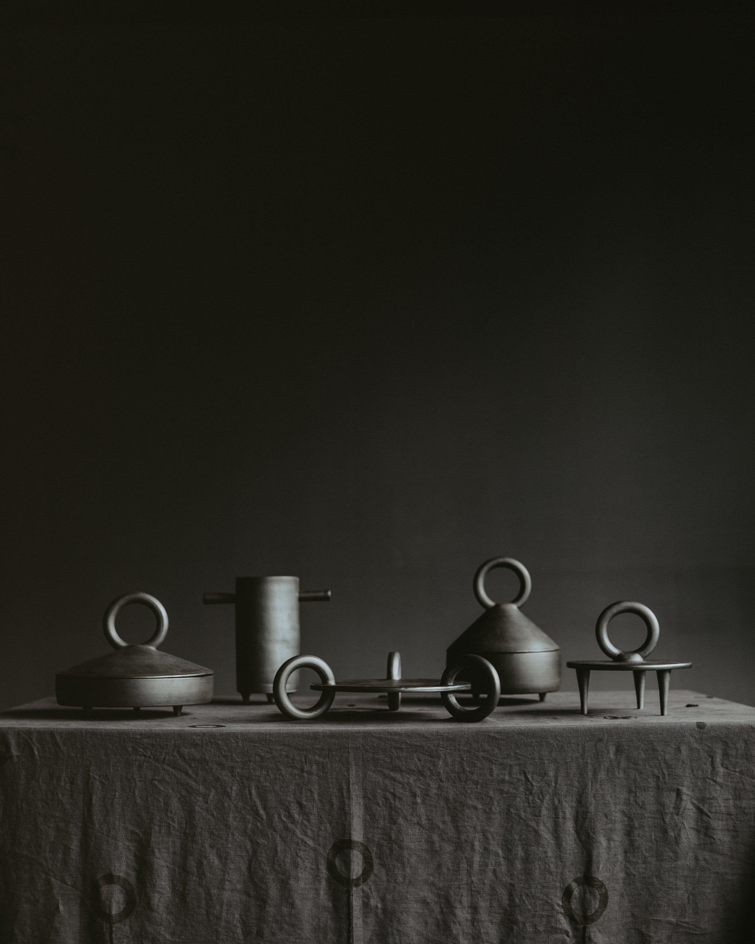 Small Serving Platter Guculia. Shadow