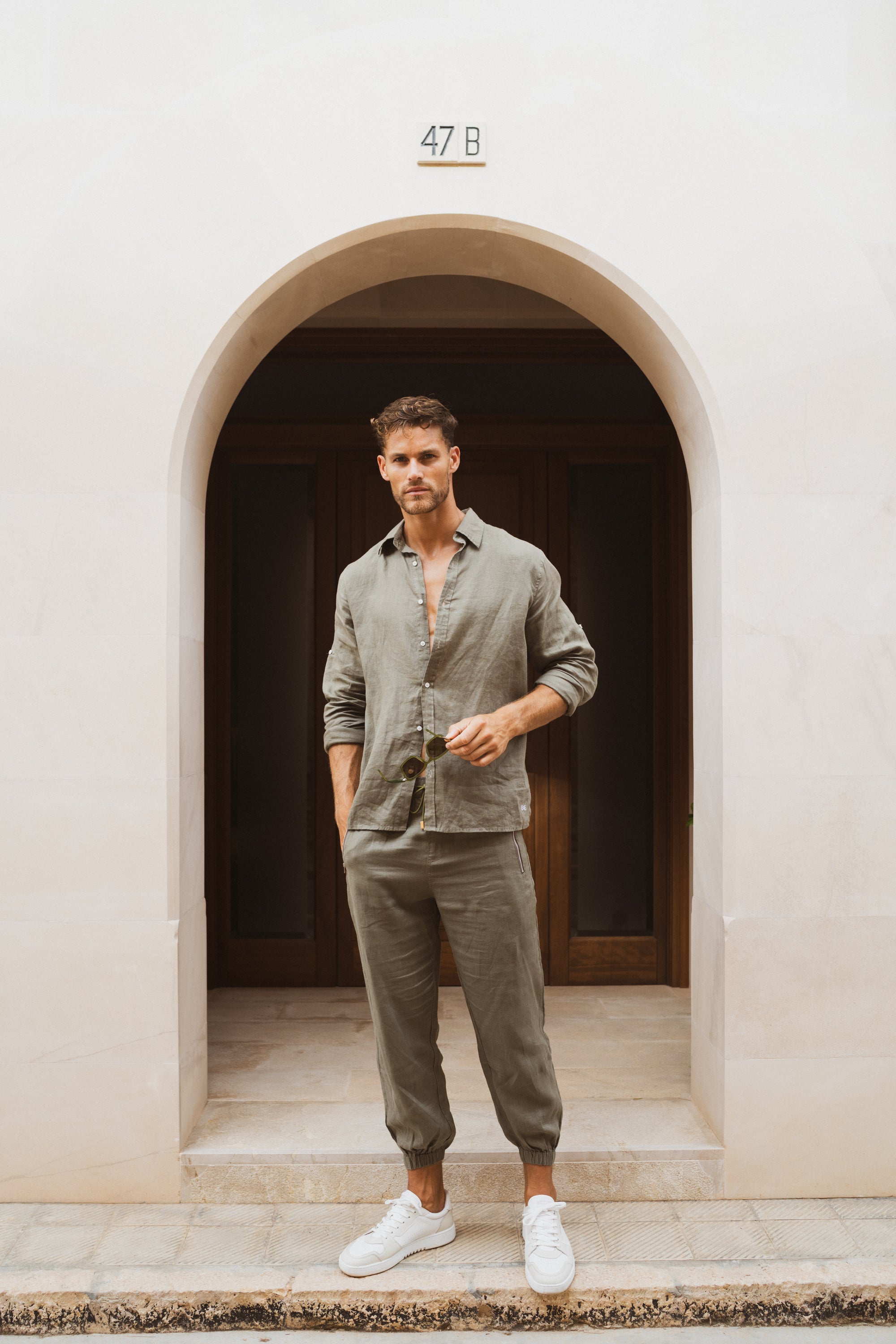 Linen Shirt / Khaki Green by East x East