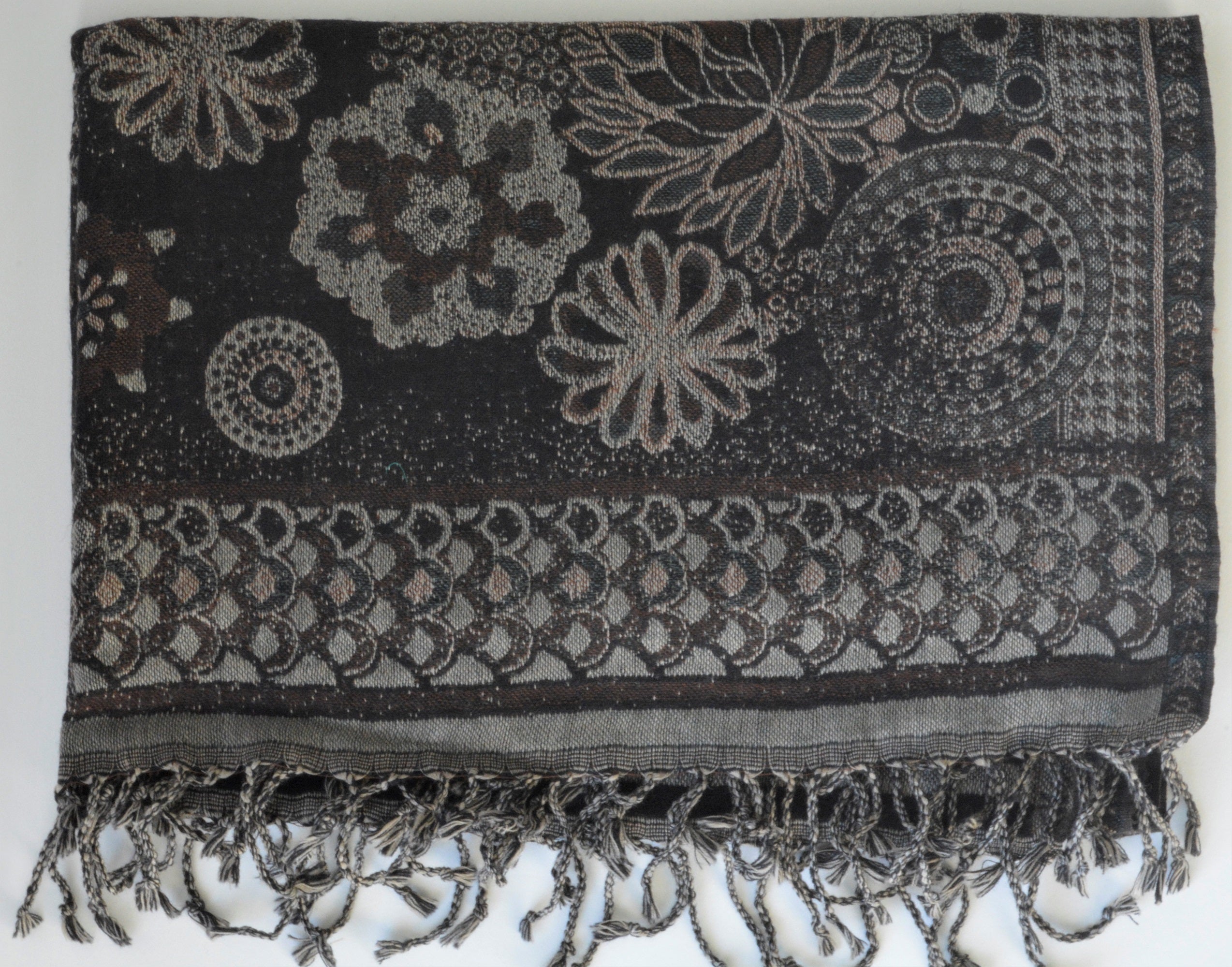 Elegant Handwoven Pashmina Shawl with Paisley Design – Soft, Elegant and Lightweight Wrap by OMSutra
