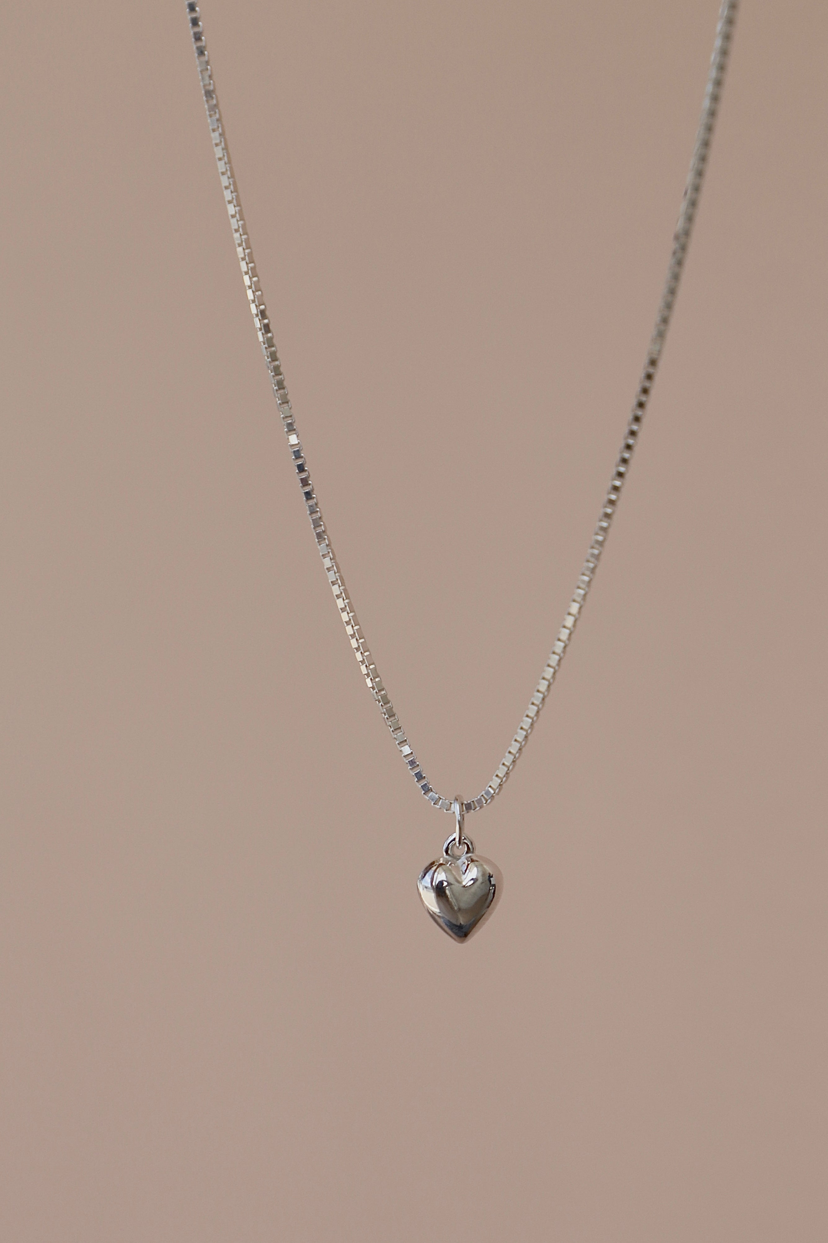 MINI SILVER PUFF HEART CHARM