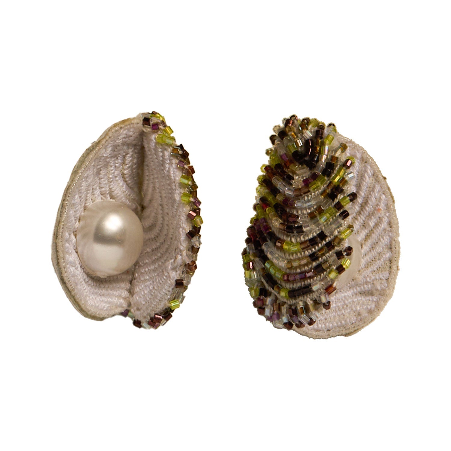 Oyster Earrings Grey