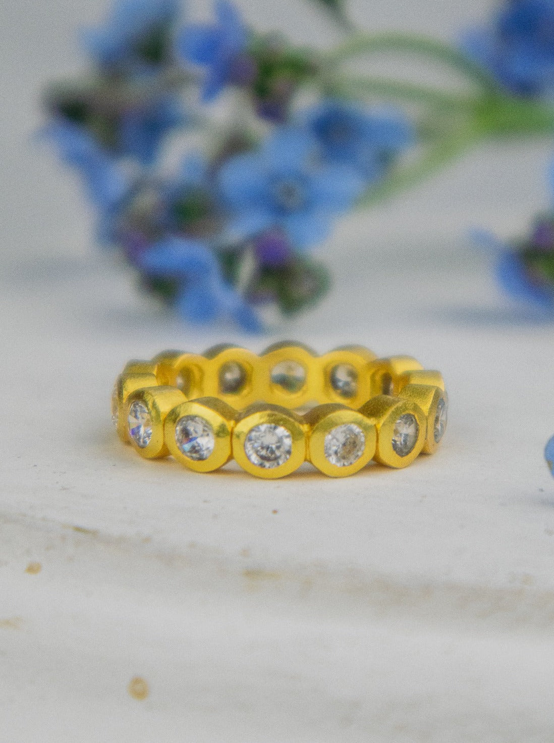 Aria Infinity Band Ring