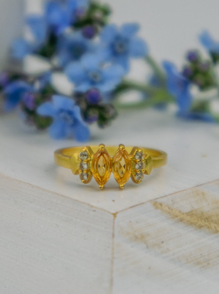 Bitty Leaf Ring