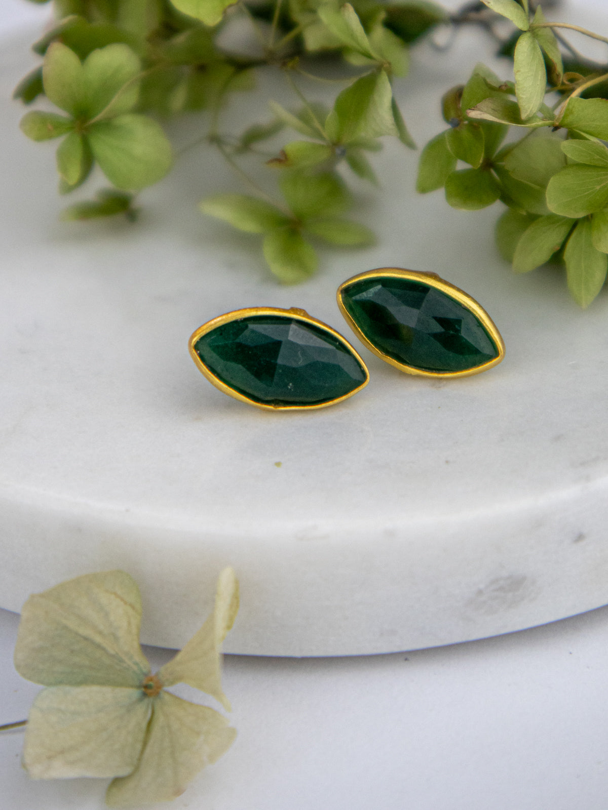 Mila Leaf Earrings - Gold