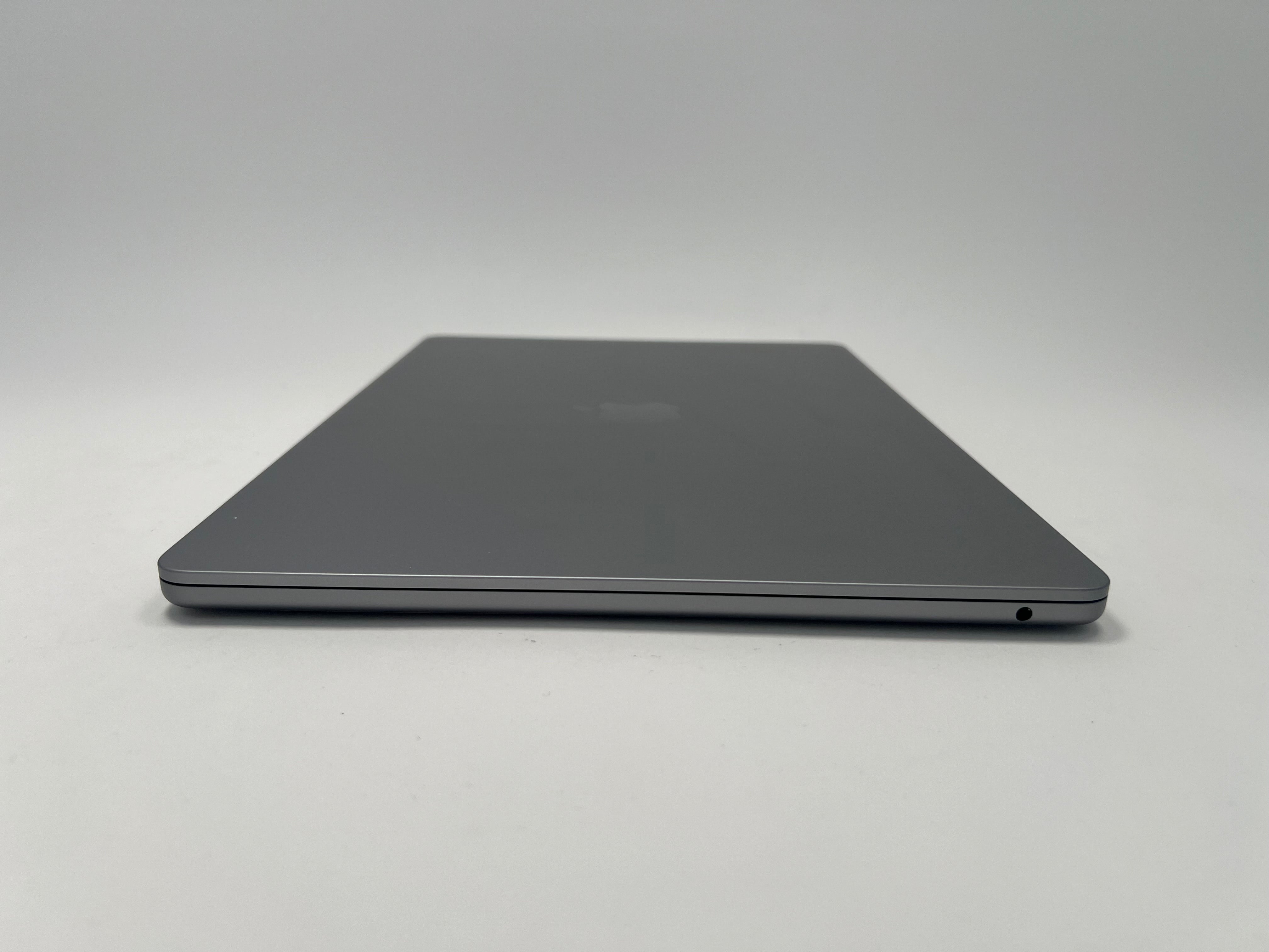 2023 Apple MacBook Air 15-inch M2 – 10-Core GPU 24GB RAM 1TB SSD | Space Gray