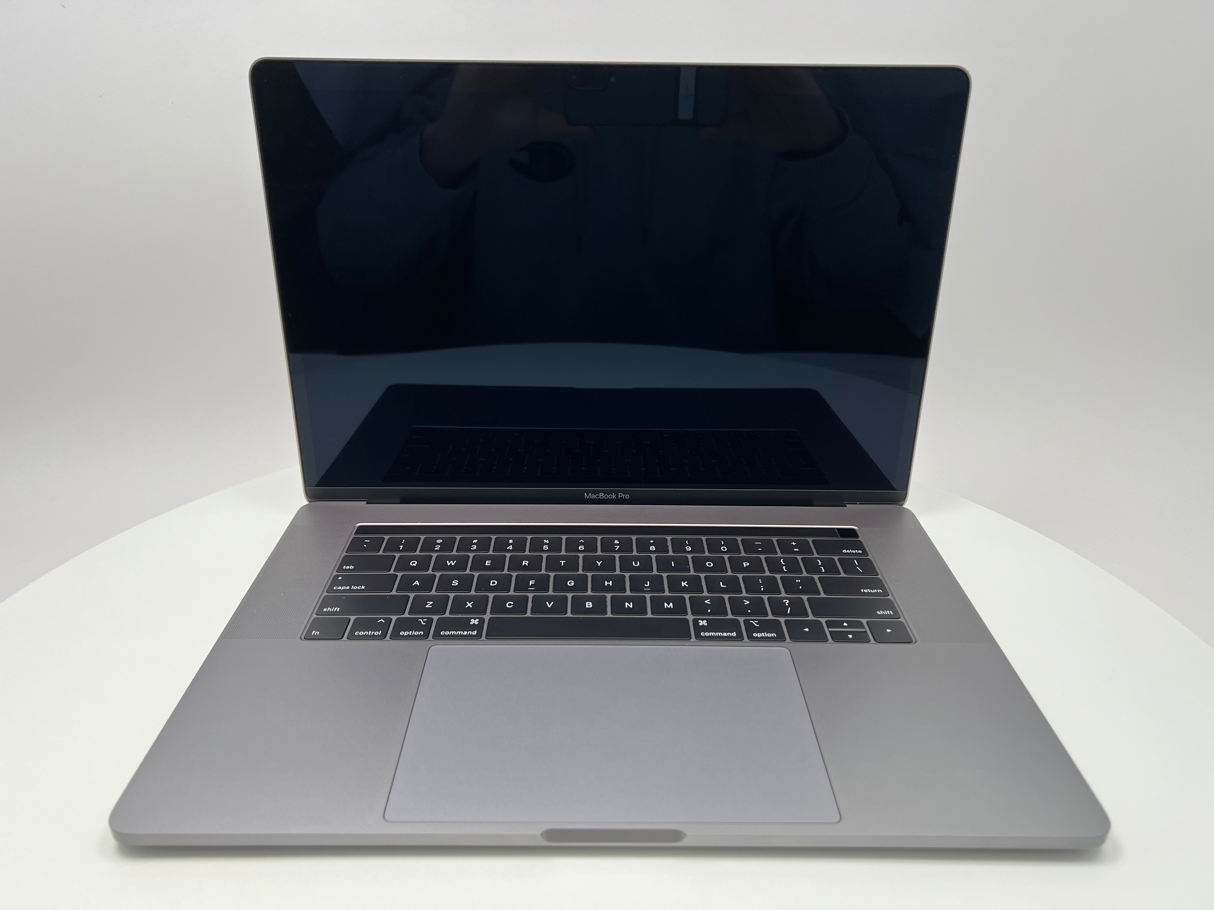 2018 Apple MacBook Pro 15-inch – i9 2.9GHz 32GB RAM 2TB SSD | Radeon Pro 560X
