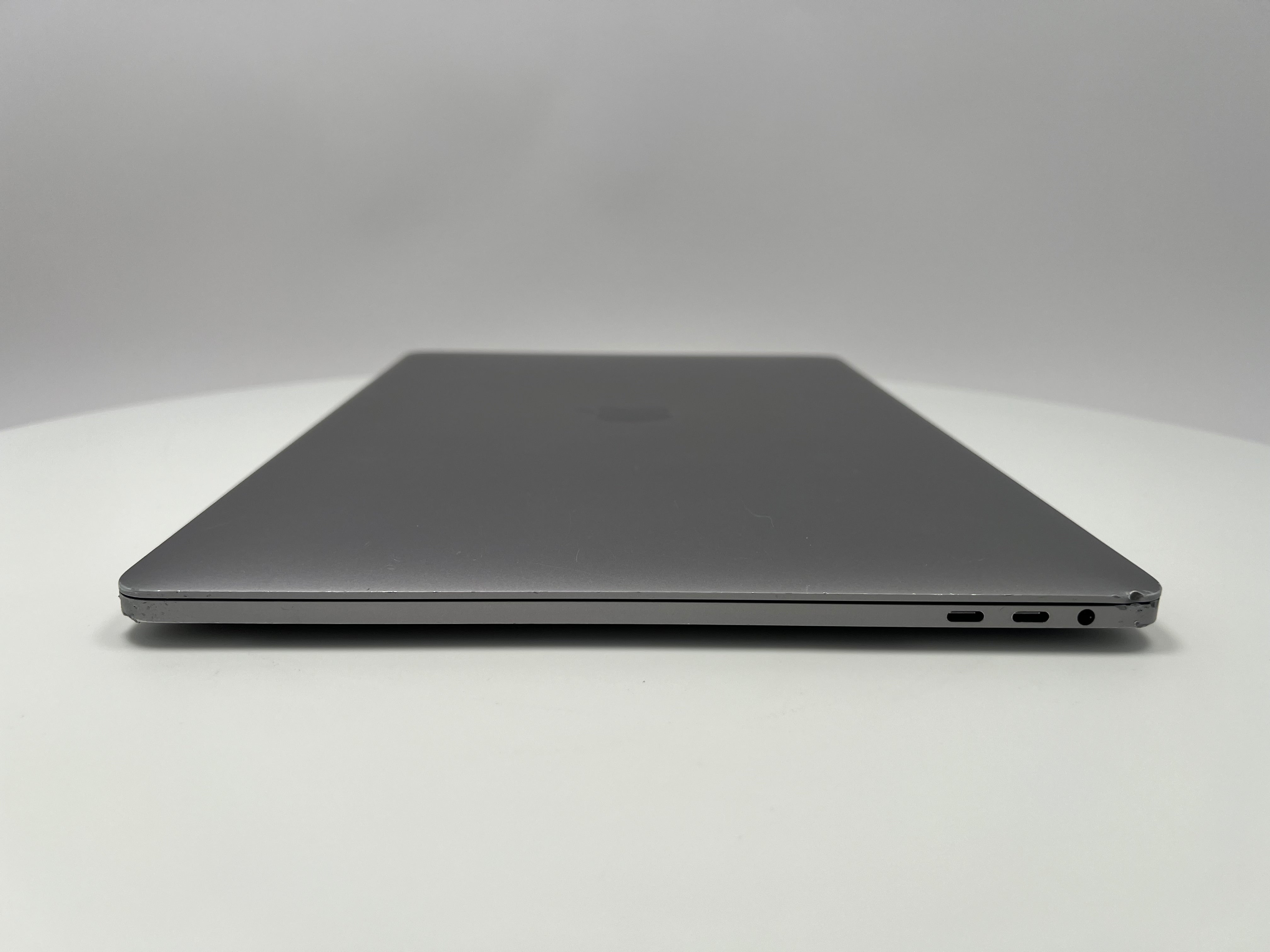 2018 Apple MacBook Pro 15-inch – i7 2.6GHz 16GB RAM 512GB SSD | Radeon Pro 560X
