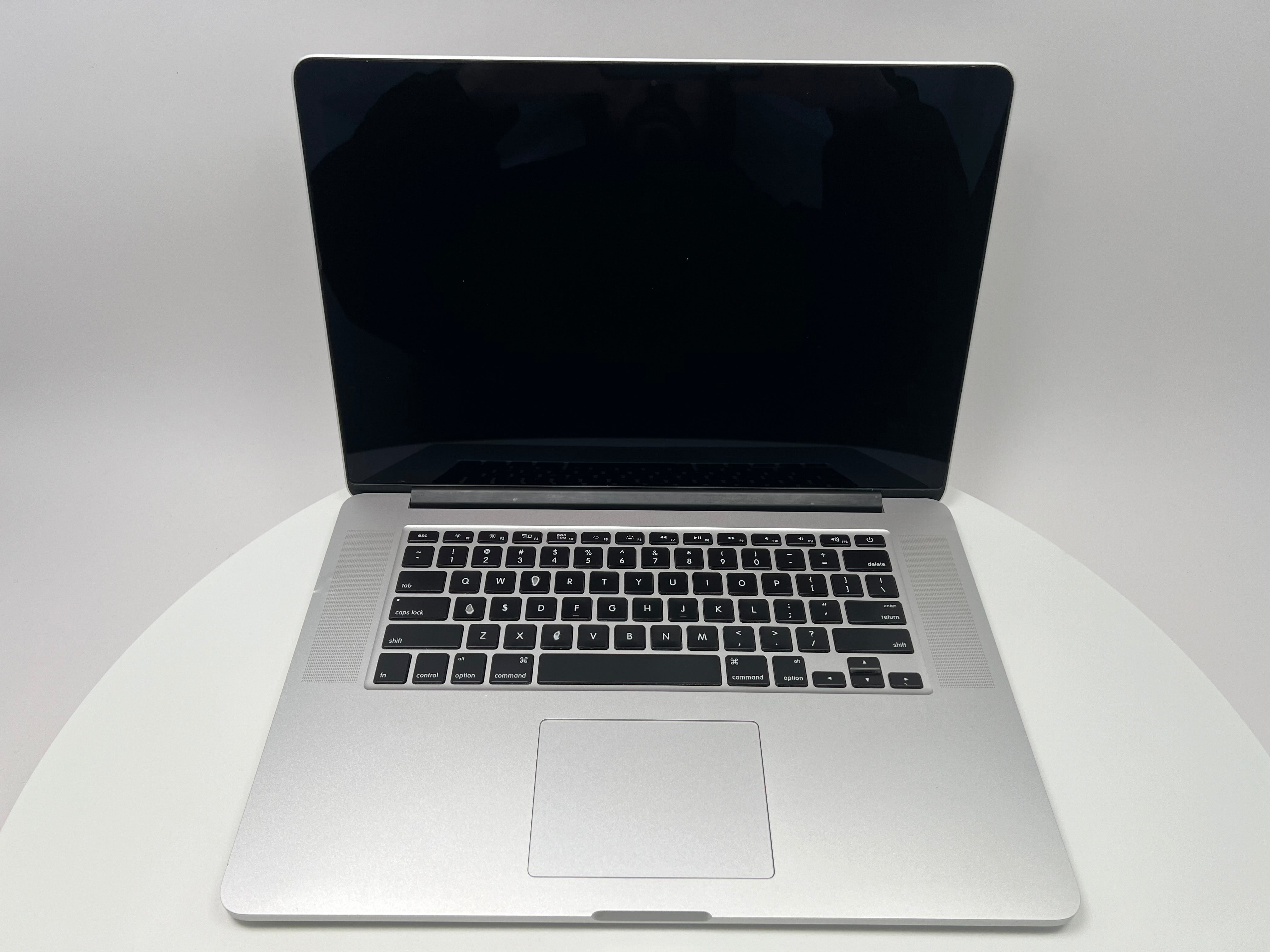 2015 MacBook Pro 15-inch i7 2.8GHz – 16GB RAM 1TB SSD AMD R9 M370X | For Parts Only