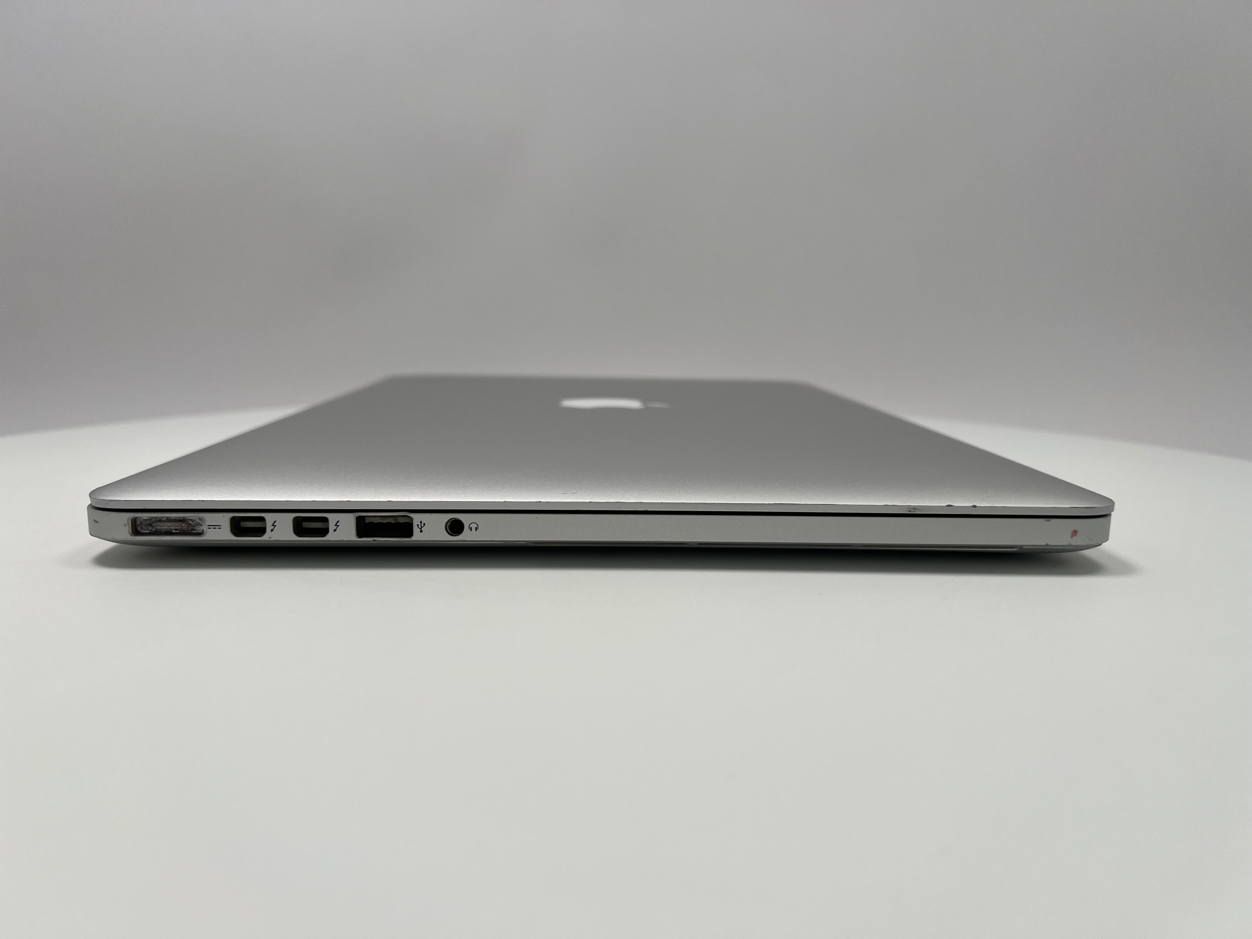 2015 MacBook Pro 15-inch i7 2.8GHz – 16GB RAM 1TB SSD AMD R9 M370X | For Parts Only