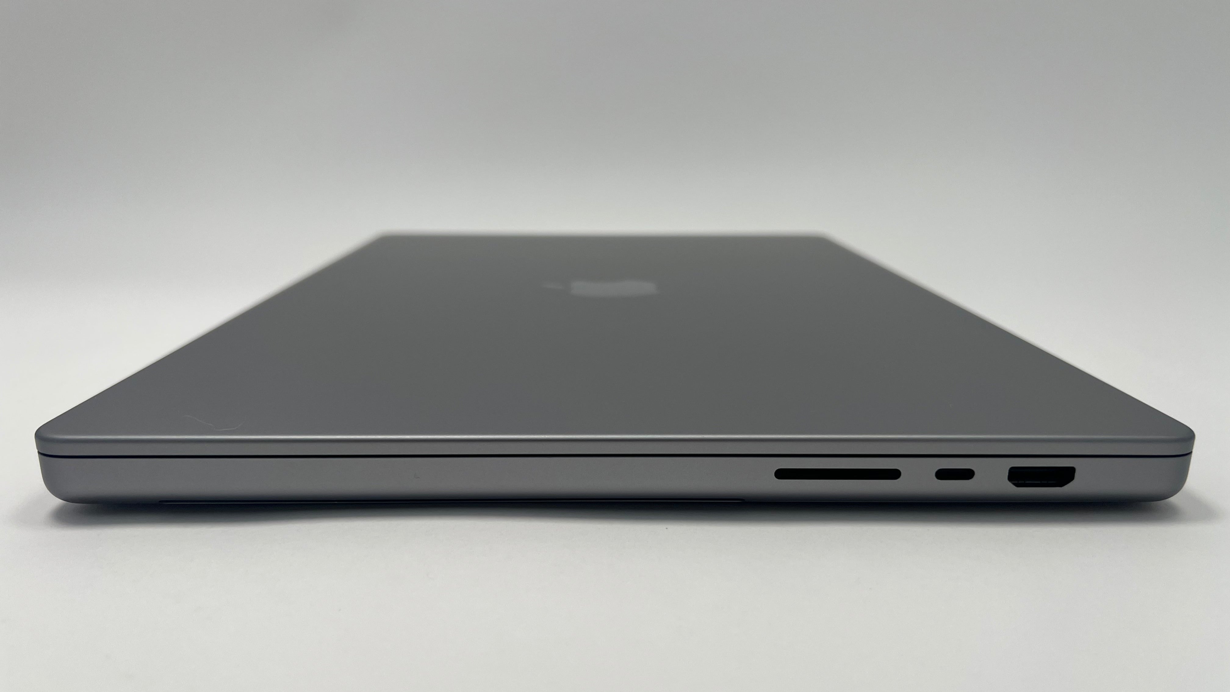 MacBook Pro (2021) 16-inch – Apple M1 Max 32-Core GPU – 64GB RAM 2TB SSD – 99% Battery