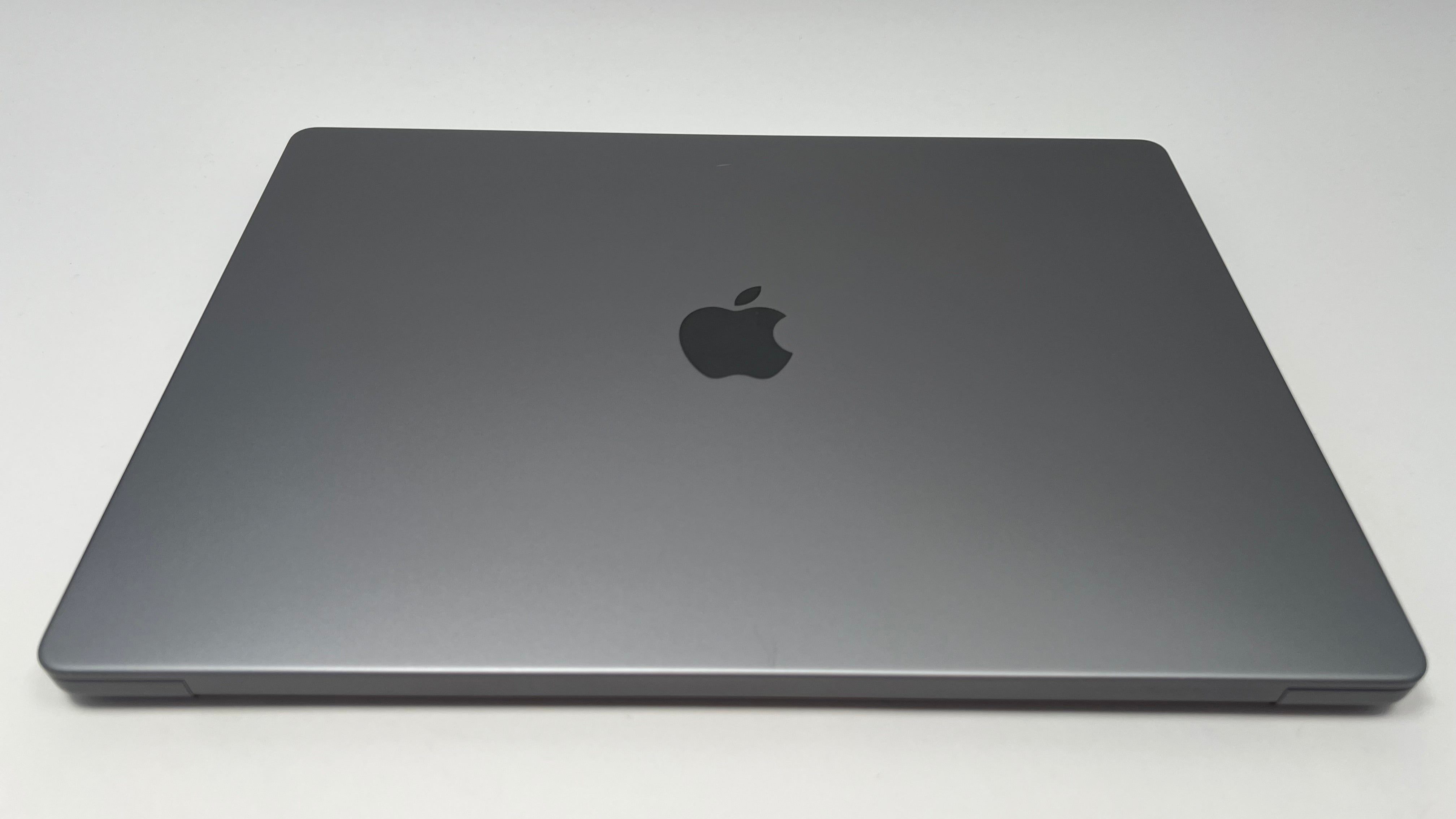 2021 Apple MacBook Pro 16-inch – M1 Pro 16-Core GPU 32GB RAM 2TB SSD | Space Gray