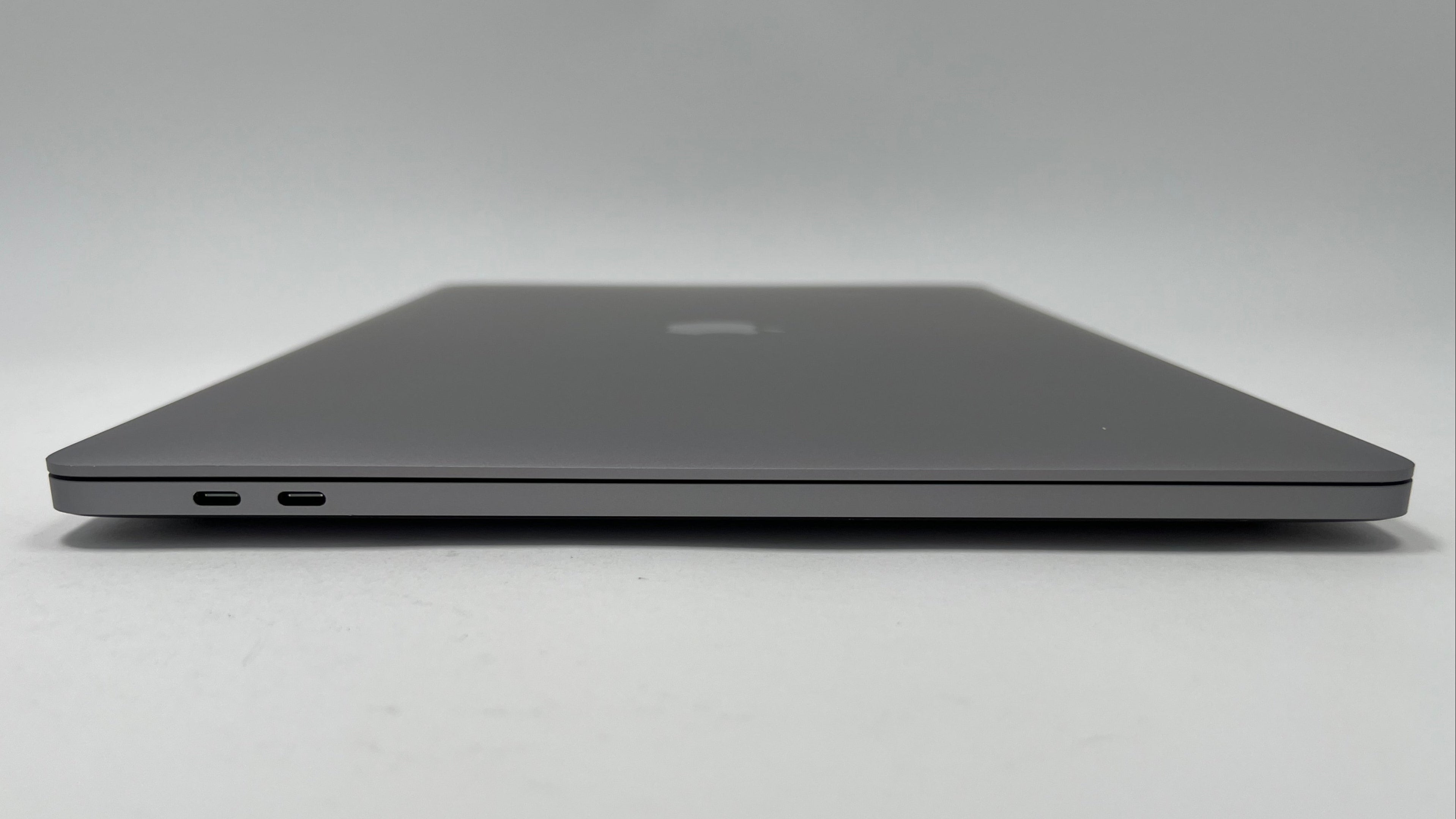 MacBook Pro (2019) 16-inch – Intel Core i9 2.4GHz • 5500M 8GB – 32GB RAM 2TB SSD – 52 Cycles