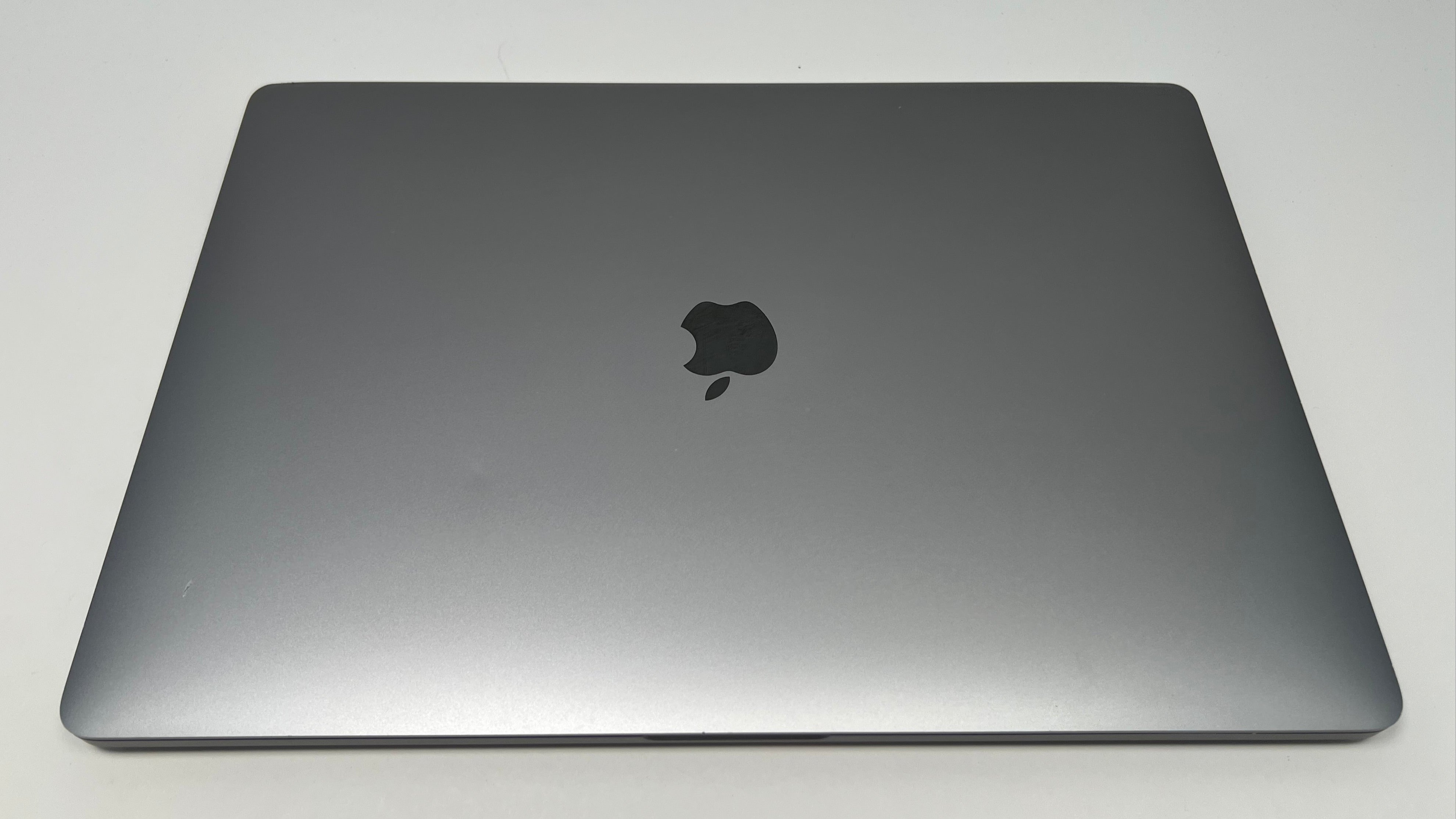 MacBook Pro (2019) 16-inch – Intel Core i9 2.4GHz • Radeon Pro 5500M 8GB – 64GB RAM 4TB SSD