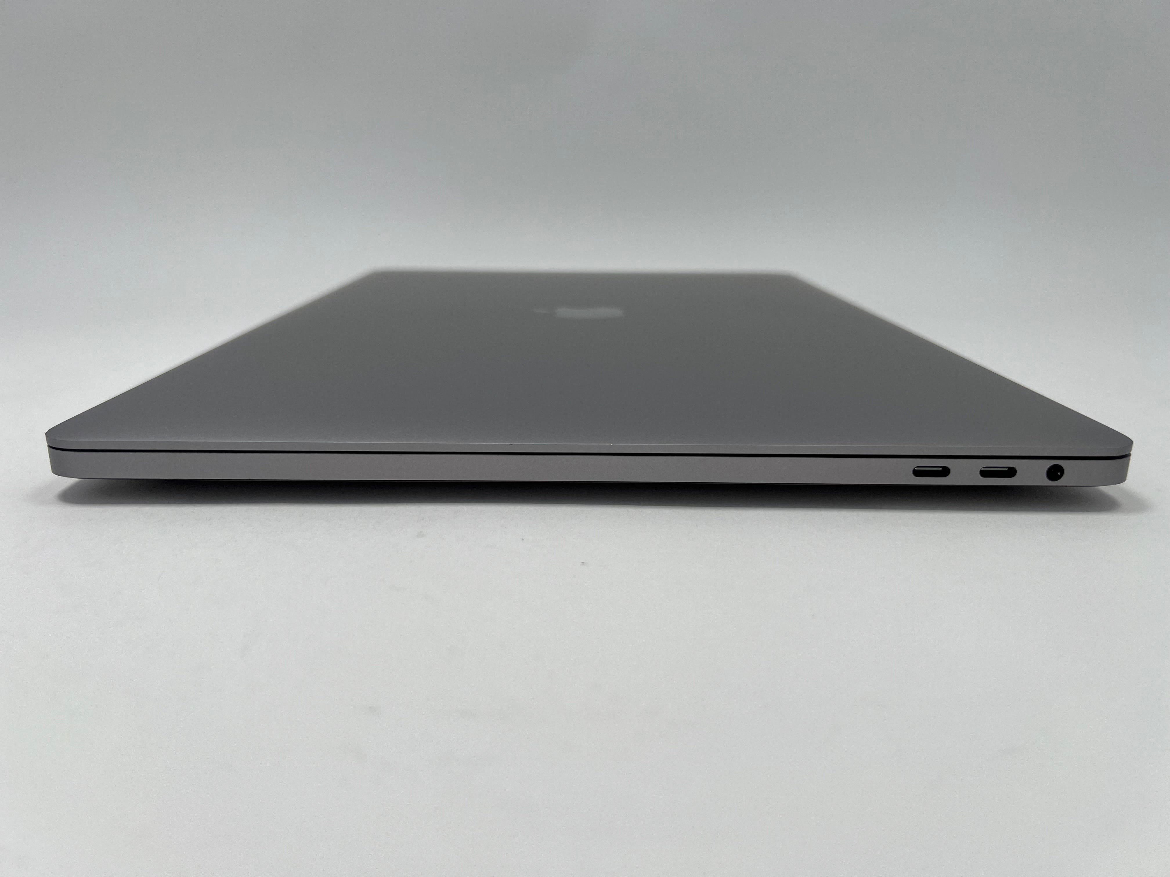 MacBook Pro (2019) 16-inch – Intel Core i9 2.4GHz • AMD 5500M – 32GB RAM 8TB SSD - 66 Cycles