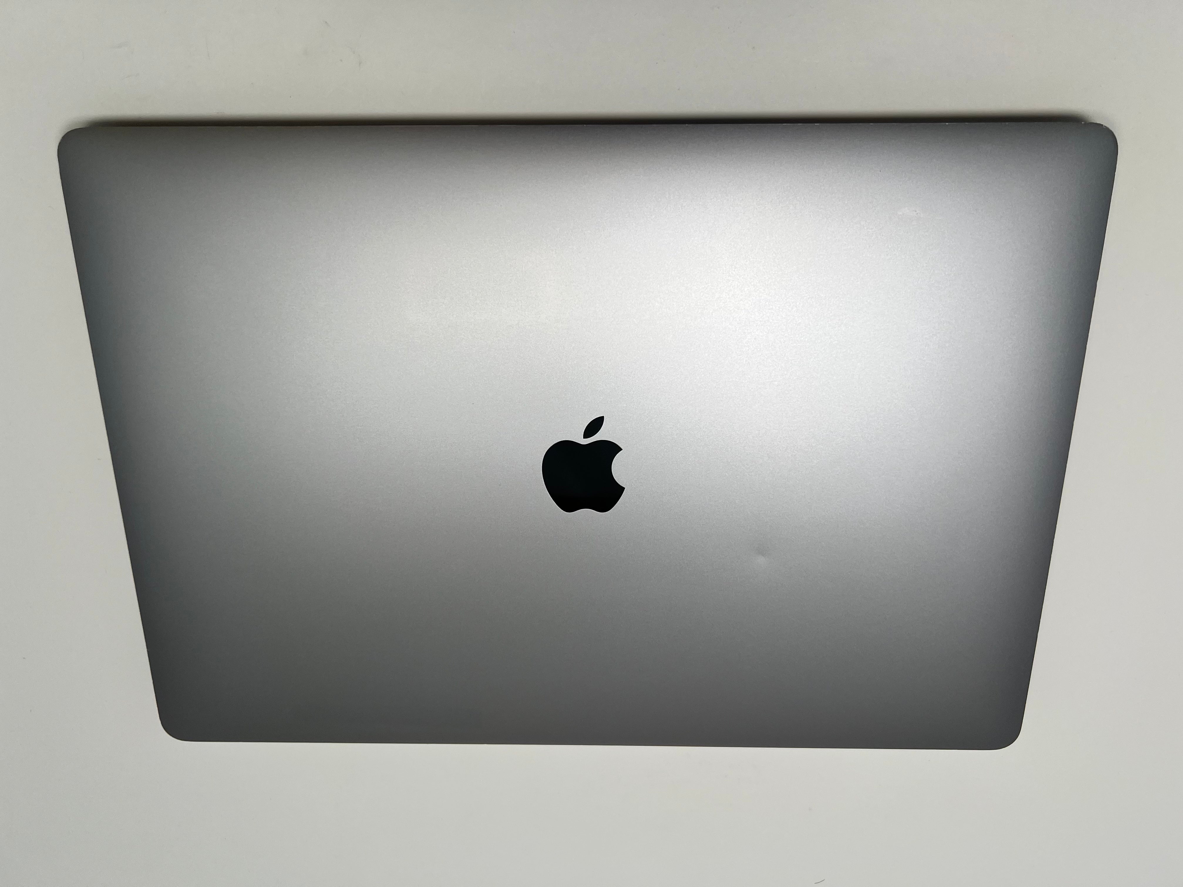 MacBook Pro (2019) 16-inch – Intel Core i9 2.4GHz – 32GB RAM 2TB SSD – Radeon Pro 5300M