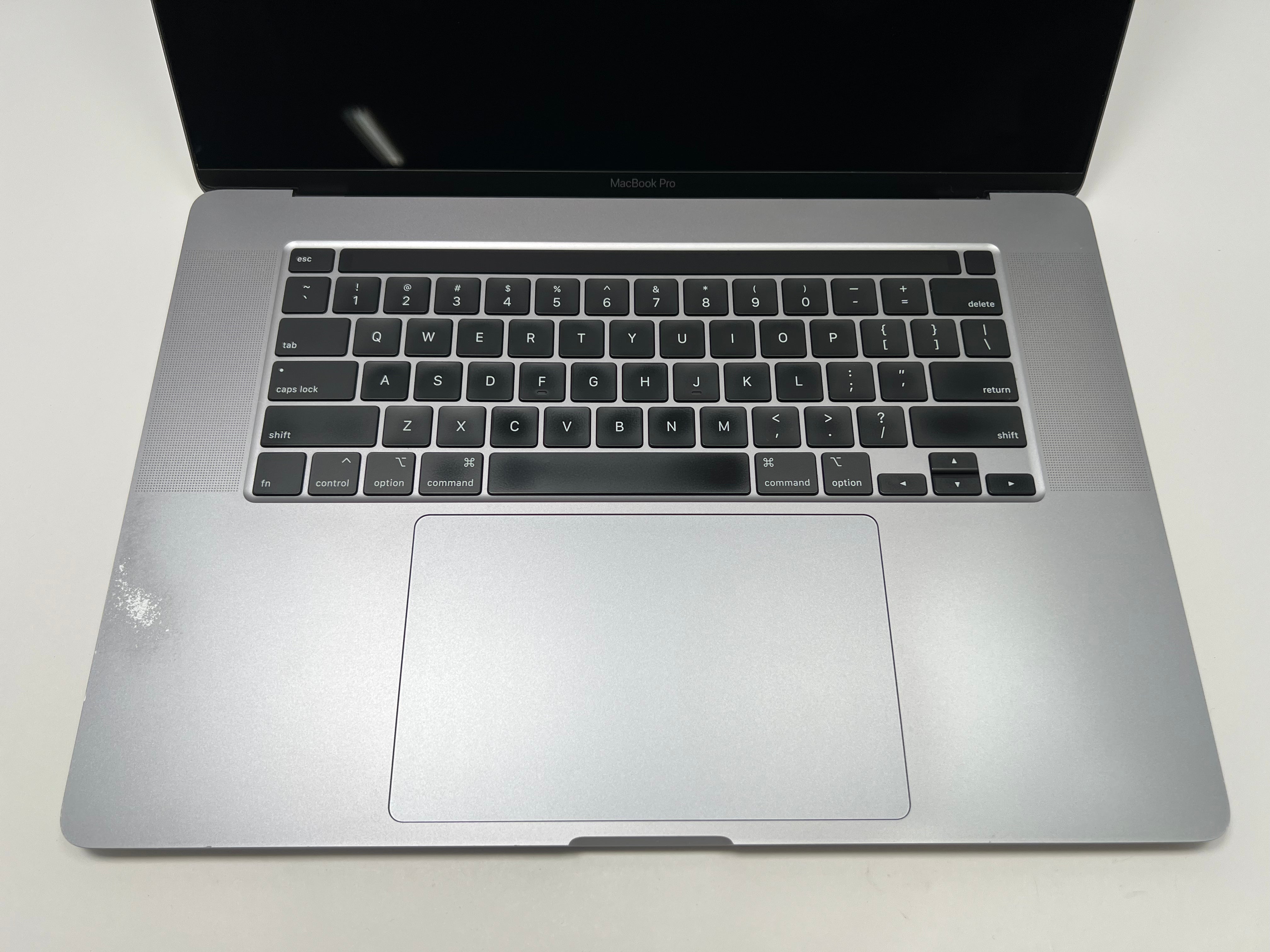 MacBook Pro (2019) 16-inch – Intel Core i9 2.4GHz – 32GB RAM 2TB SSD – Radeon Pro 5300M