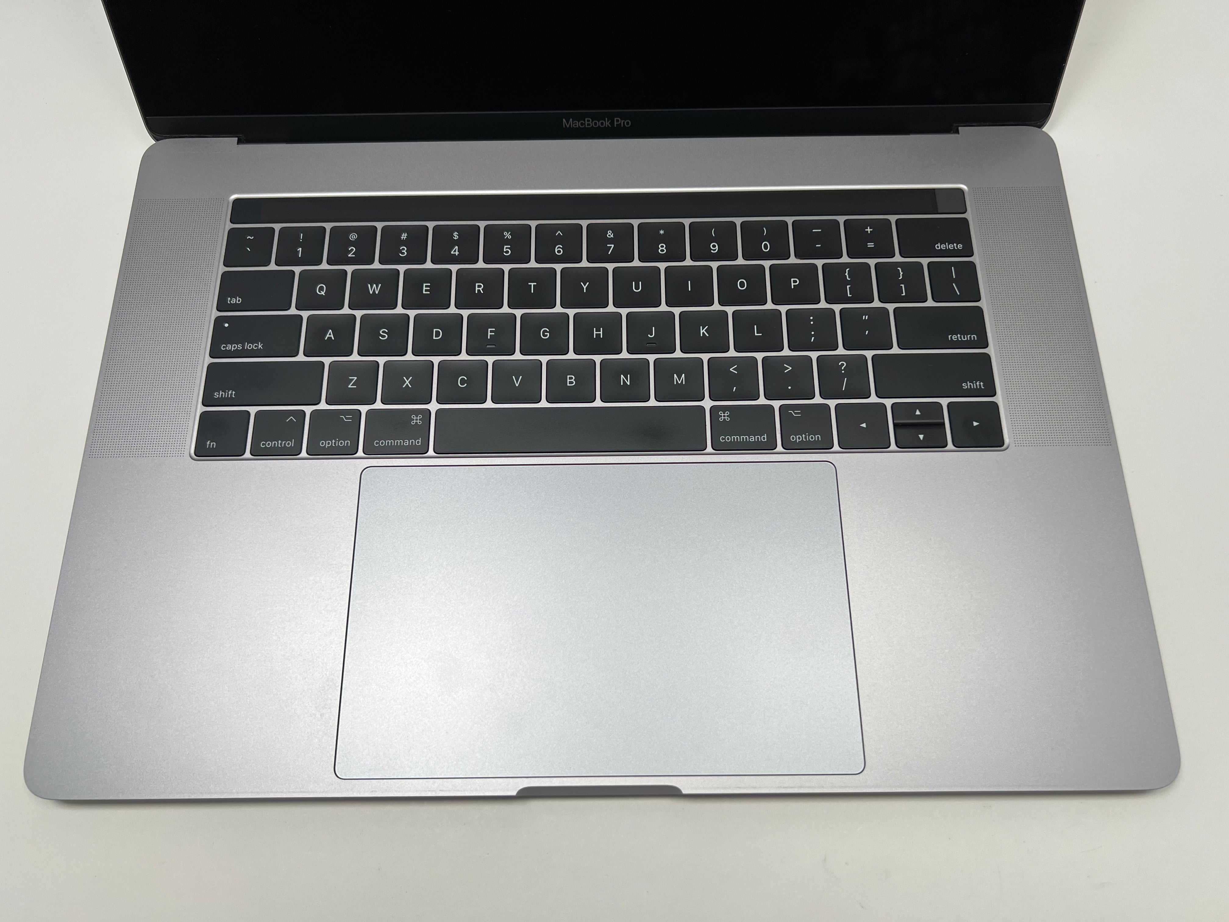MacBook Pro (2017) 15-inch – Intel Core i7 3.1GHz – 16GB RAM 512GB SSD – Radeon Pro 560