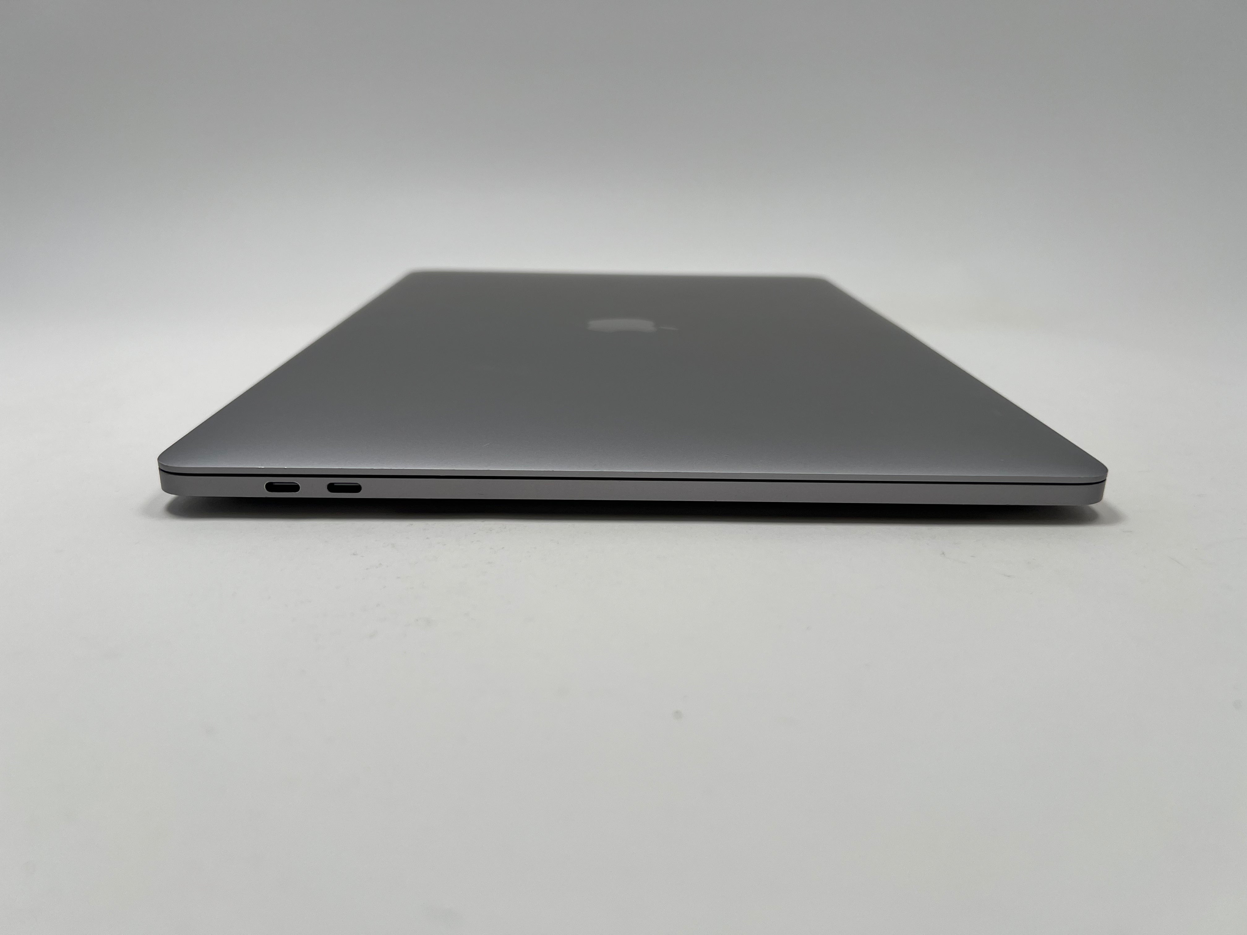 MacBook Pro (2017) 15-inch – Intel Core i7 3.1GHz – 16GB RAM 1TB SSD – Radeon Pro 560