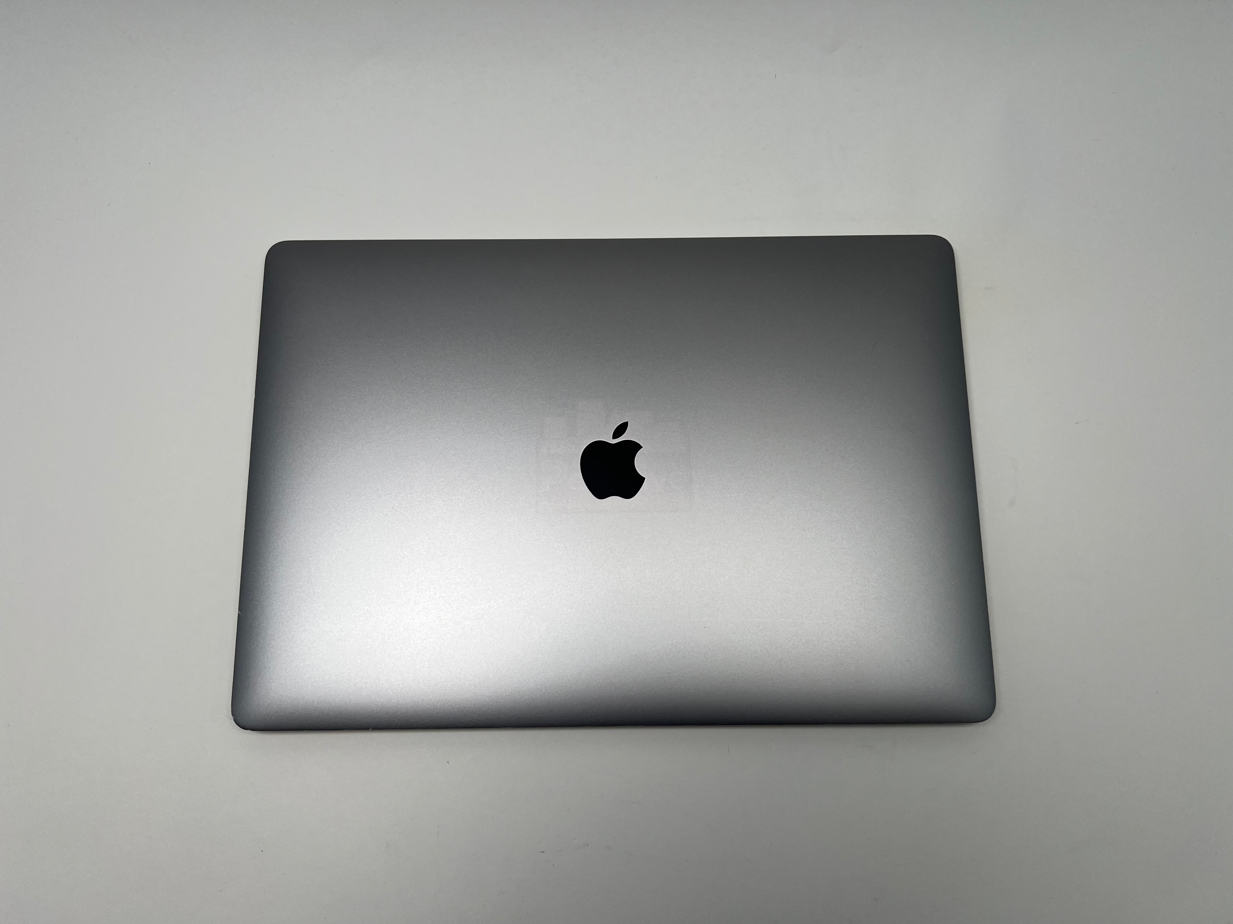 MacBook Pro (2019) 15-inch – Intel Core i7 2.6GHz – 32GB RAM 1TB SSD – Radeon Pro 555X