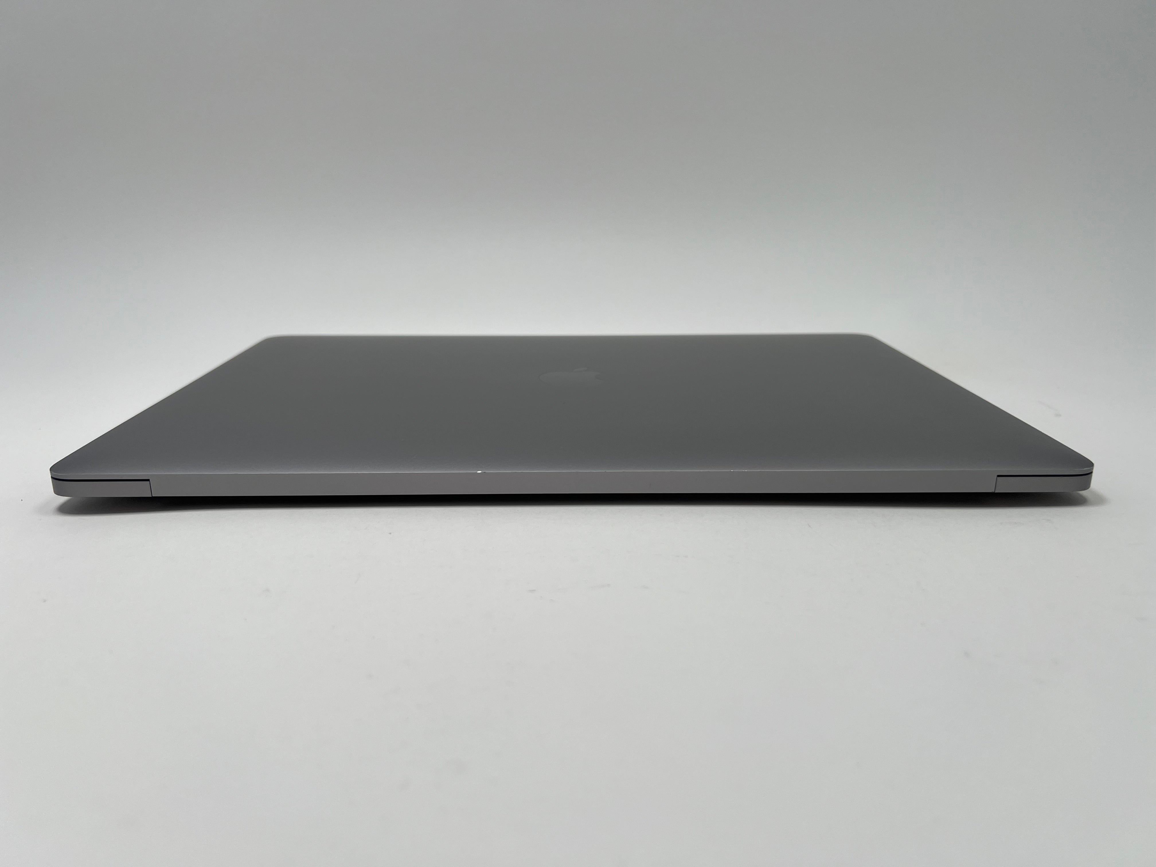 MacBook Pro (2019) 15-inch – Intel Core i7 2.6GHz – 32GB RAM 1TB SSD – Radeon Pro 555X