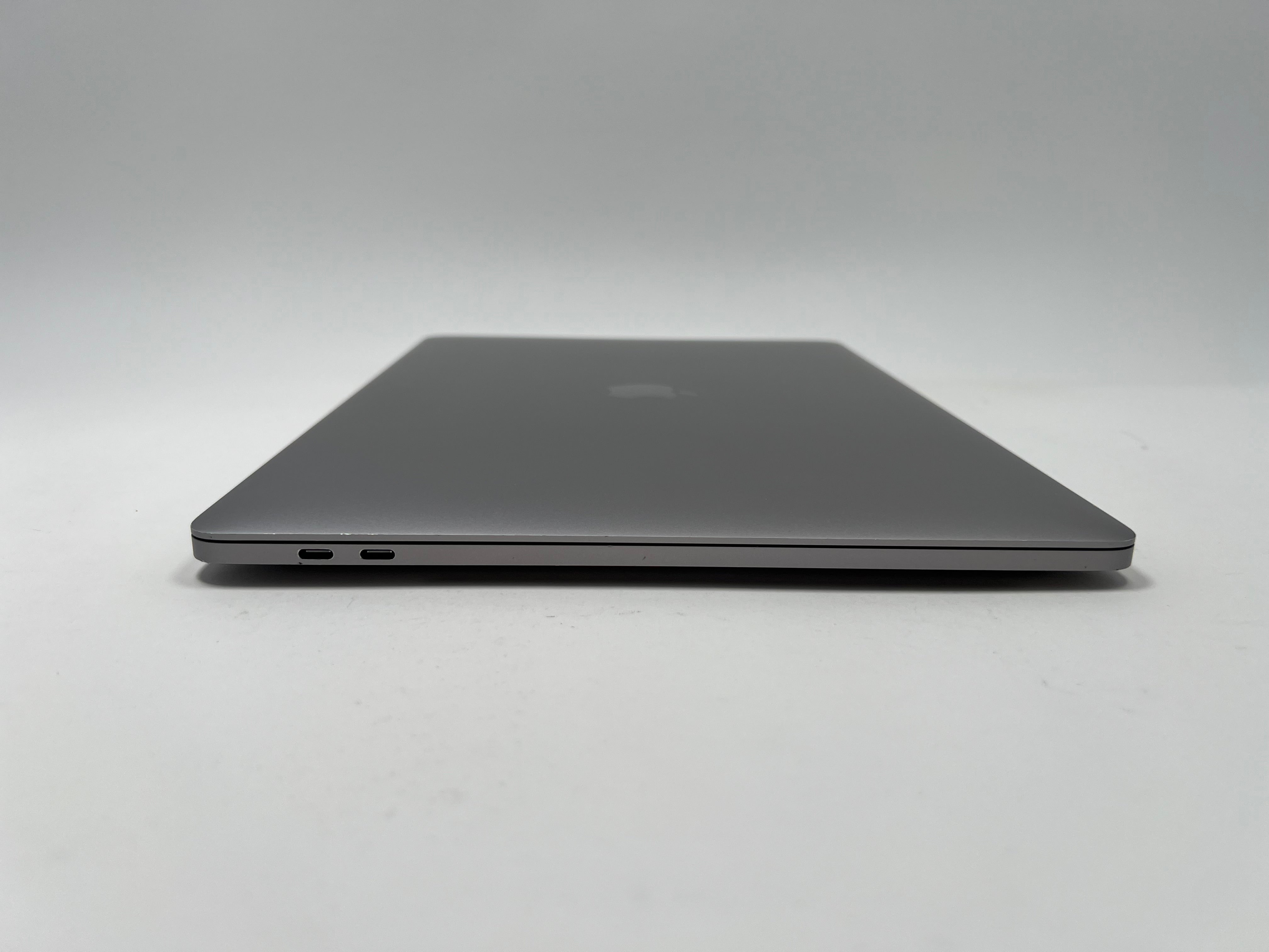 MacBook Pro (2019) 15-inch – Intel Core i7 2.6GHz – 32GB RAM 1TB SSD – Radeon Pro 555X
