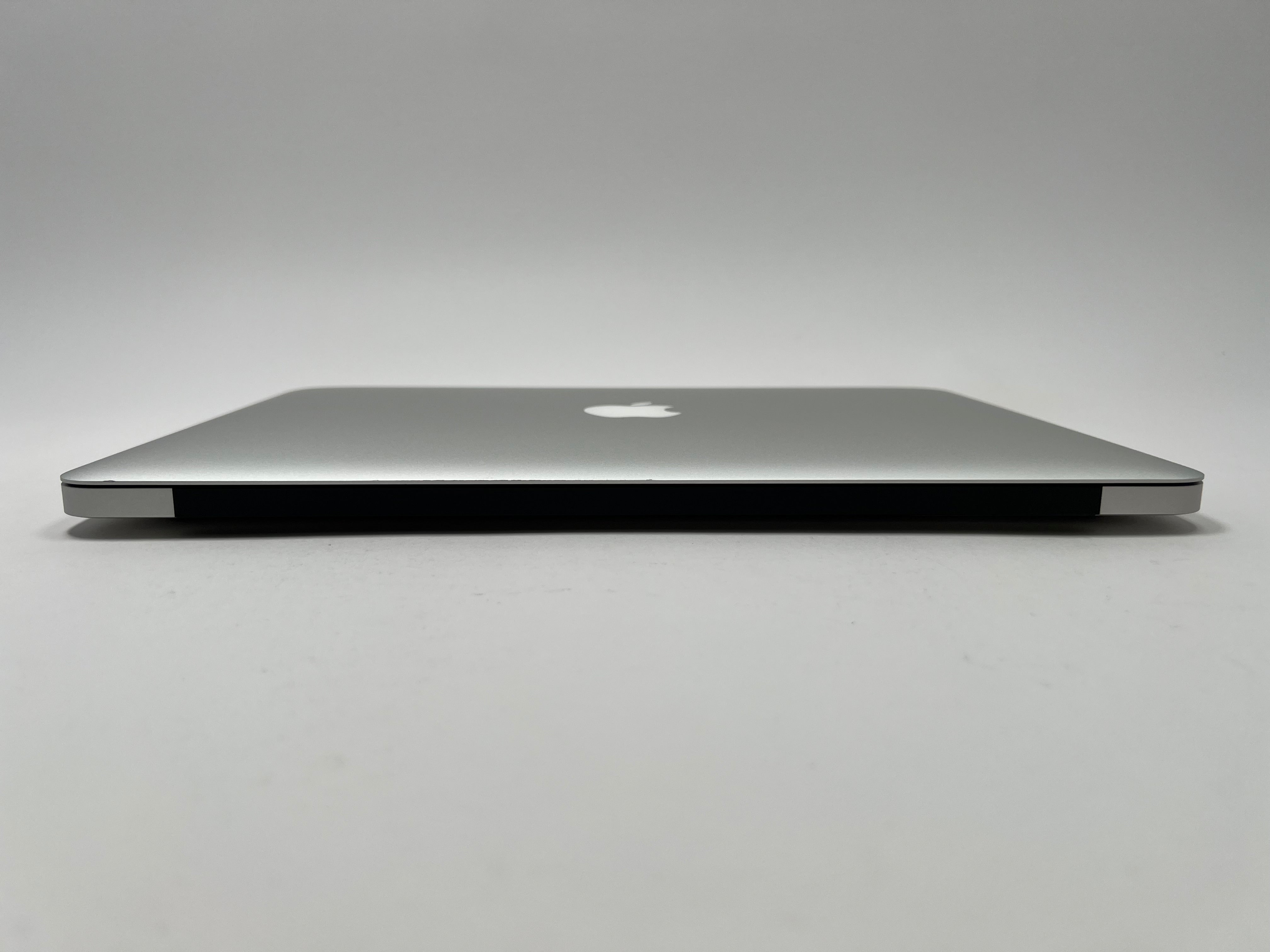MacBook Air (2015) 13-inch – Intel Core i7 2.2GHz – 8GB RAM 512GB SSD • 60 Battery Cycles