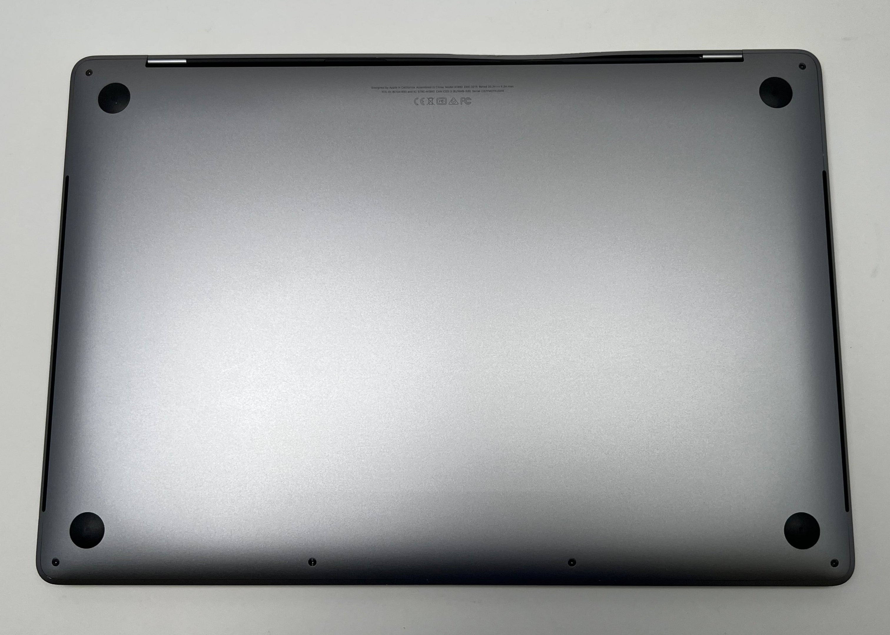 MacBook Pro (2018) 15-inch – Intel Core i7 2.6GHz – 32GB RAM 1TB SSD • Radeon Pro 560X