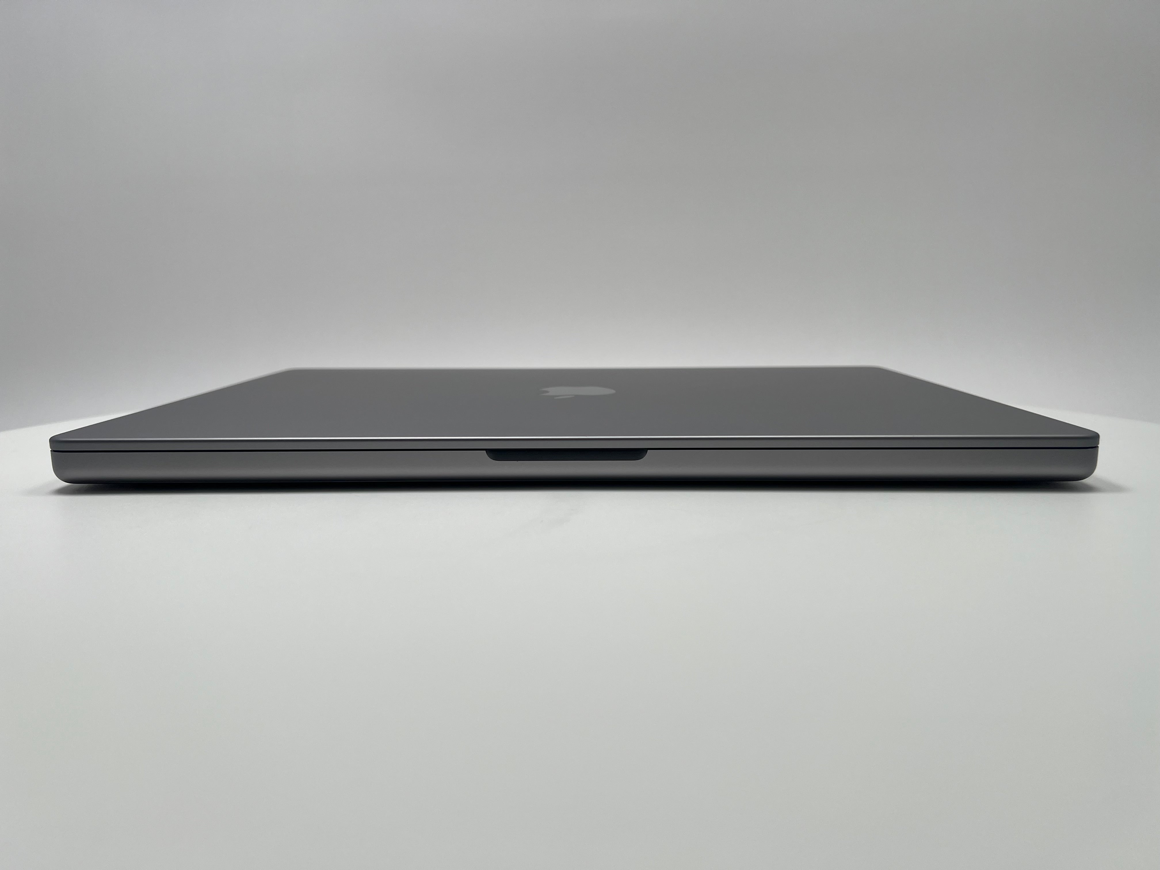 MacBook Pro (2021) 16-inch – Apple M1 Max 32-Core GPU – 64GB RAM 2TB SSD – 94% BH