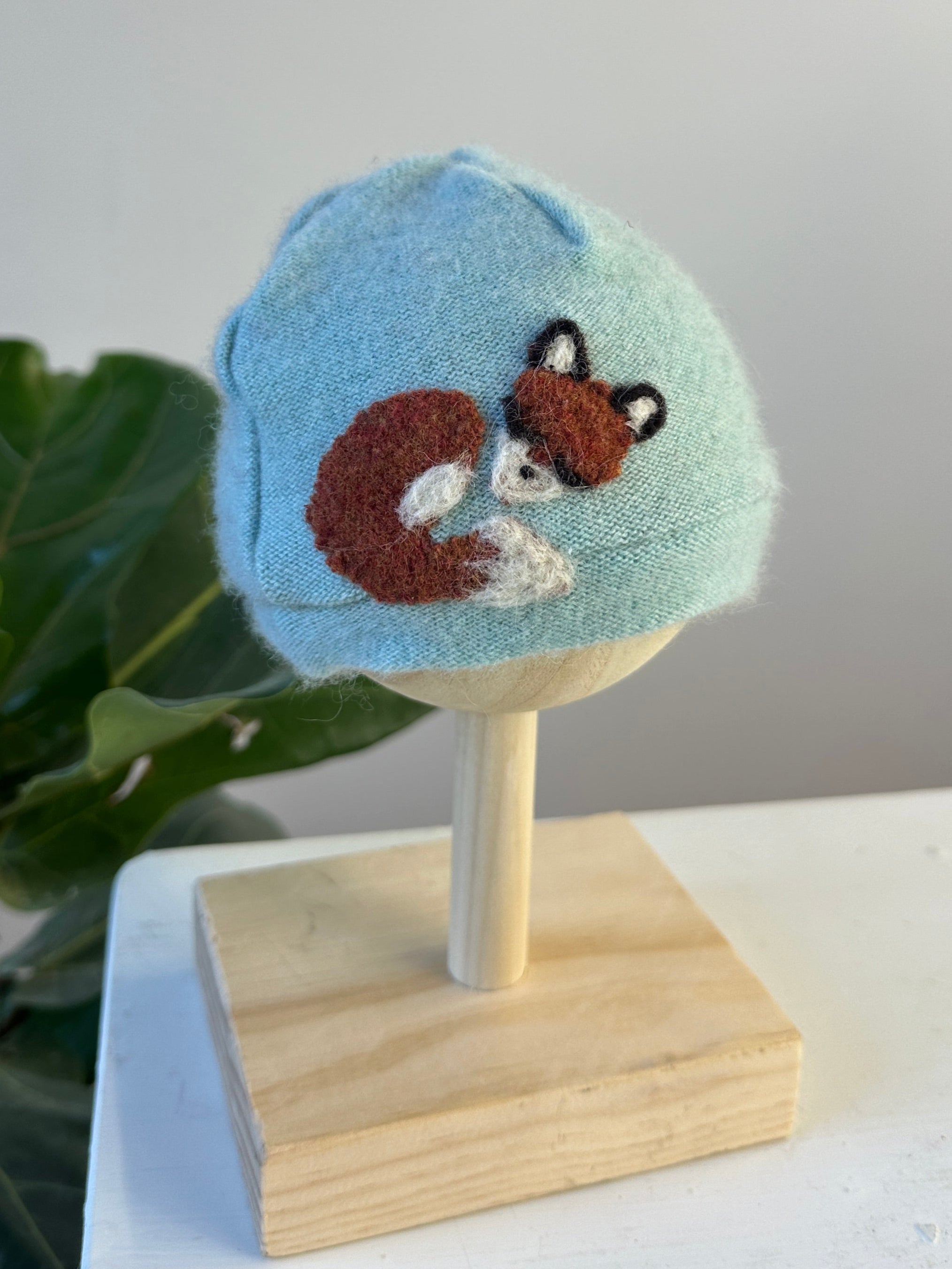 Sleeping Fox Cashmere Hat - Newborn