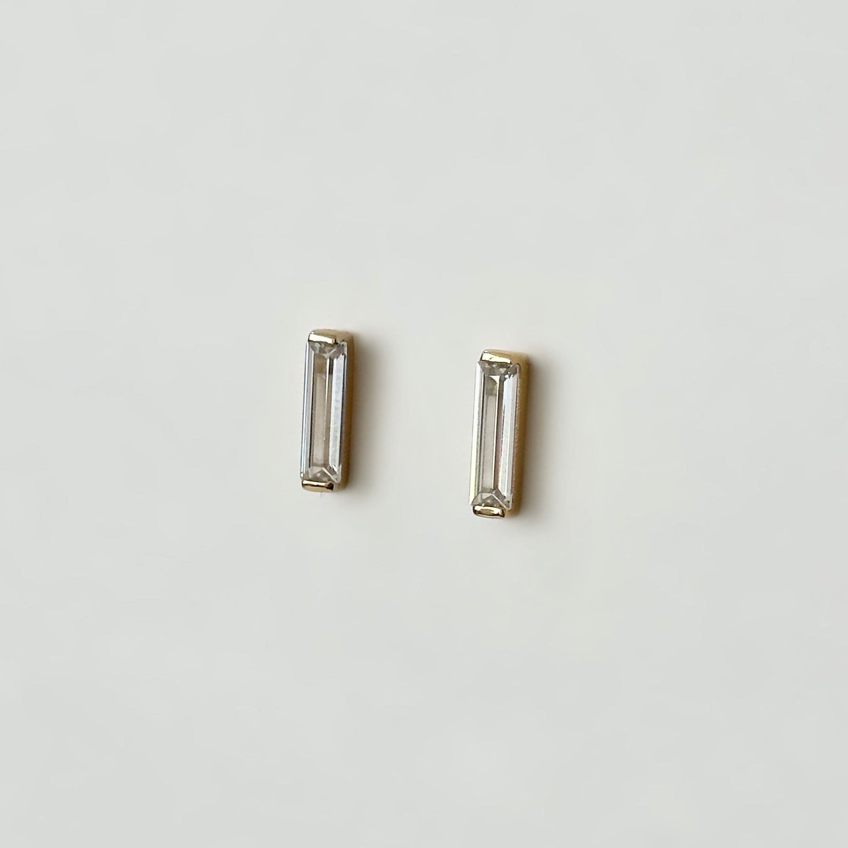 Gem Bar Stud