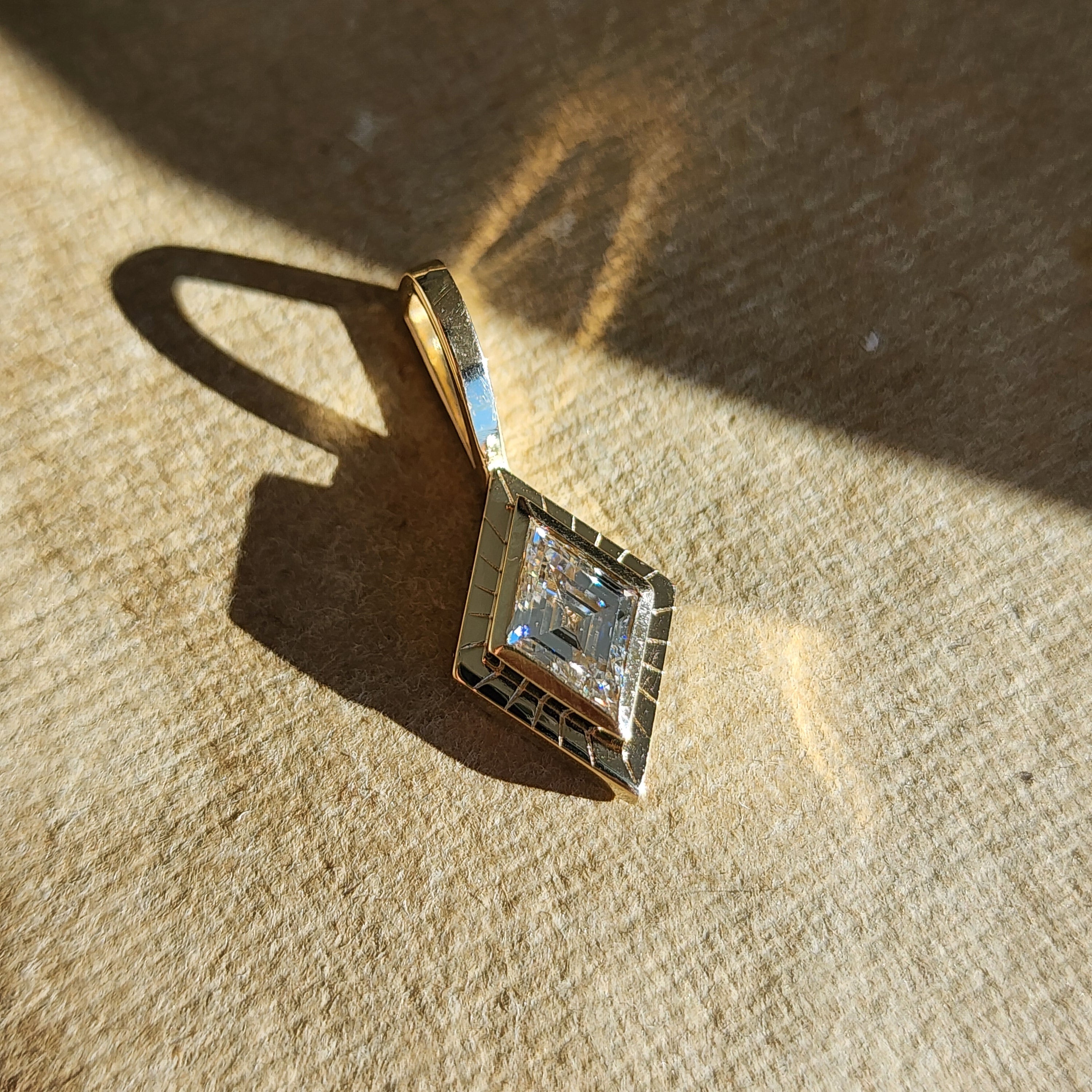 Sol Diamond Pendant