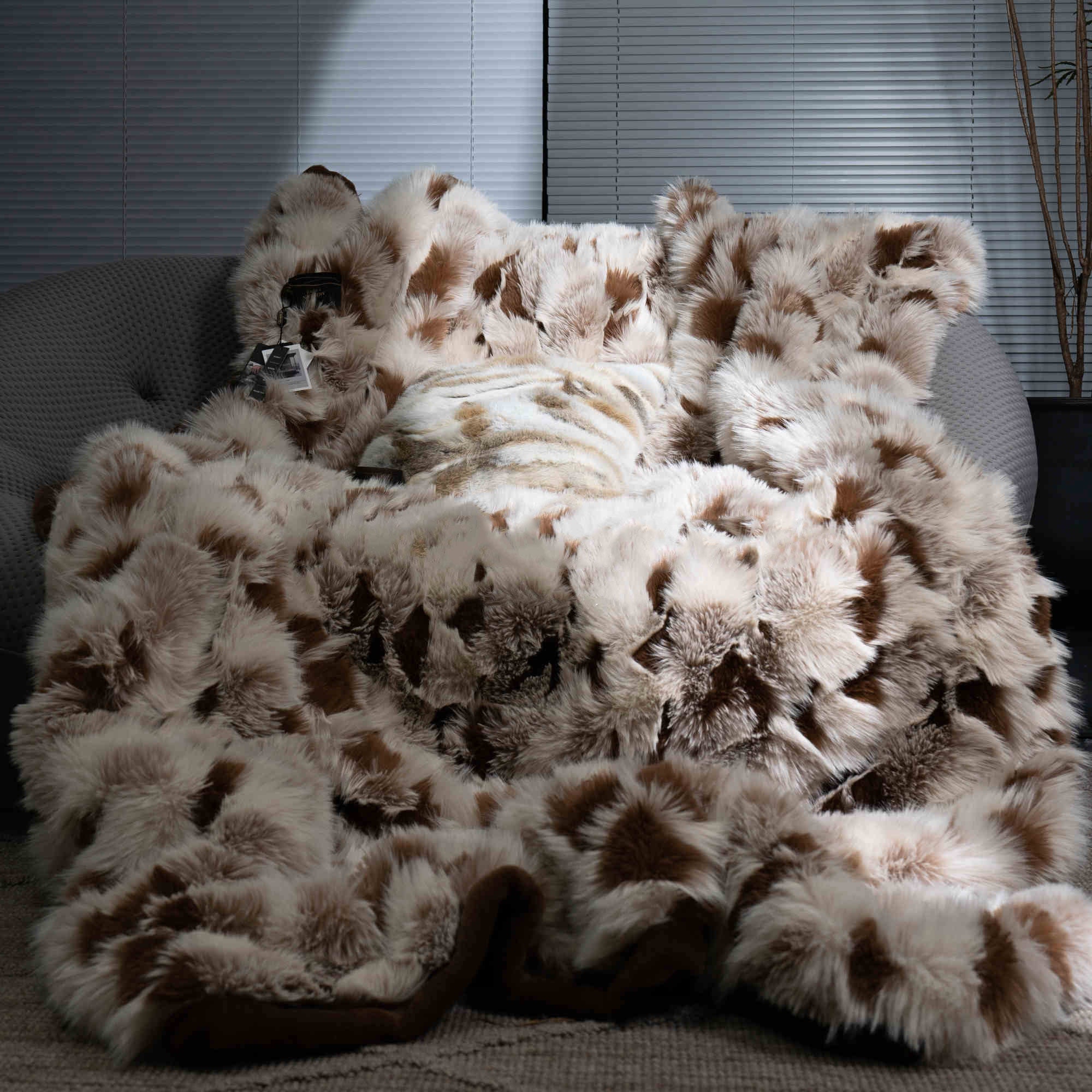 Luxury Soft Faux Fox Fur Blanket | Eco-Friendly 3CARATS