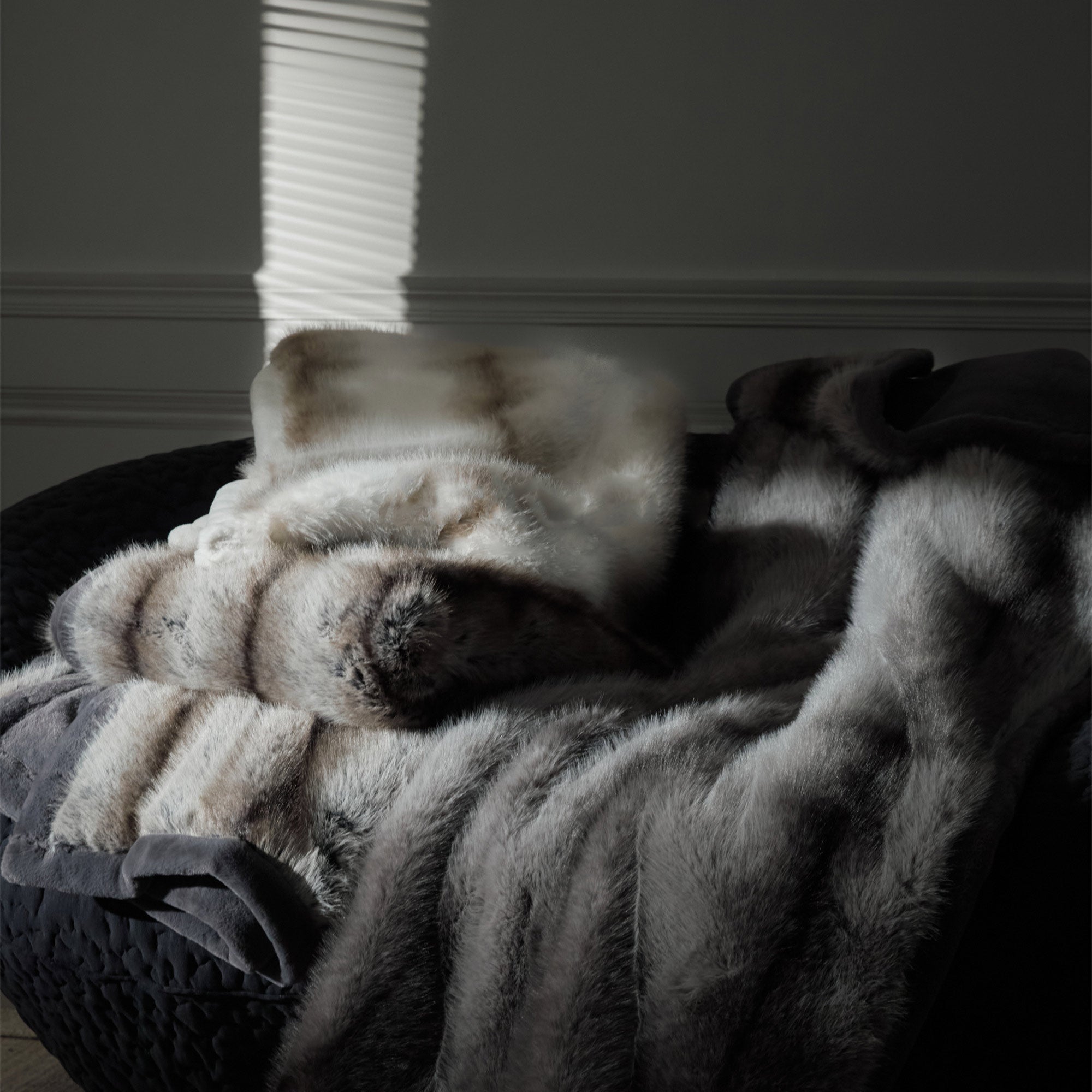 Luxury Soft Faux Fox Fur Blanket | Eco-Friendly 3CARATS