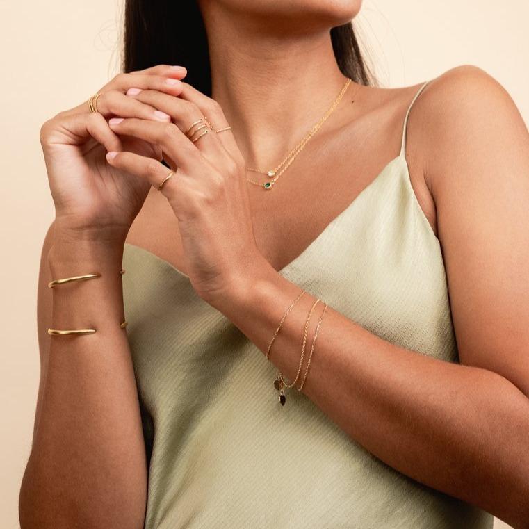 Minimal Bracelet Set