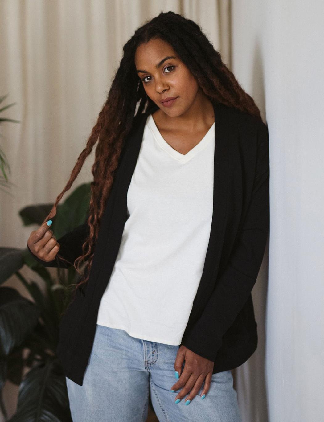 The Women's Relaxed Cardi - Black