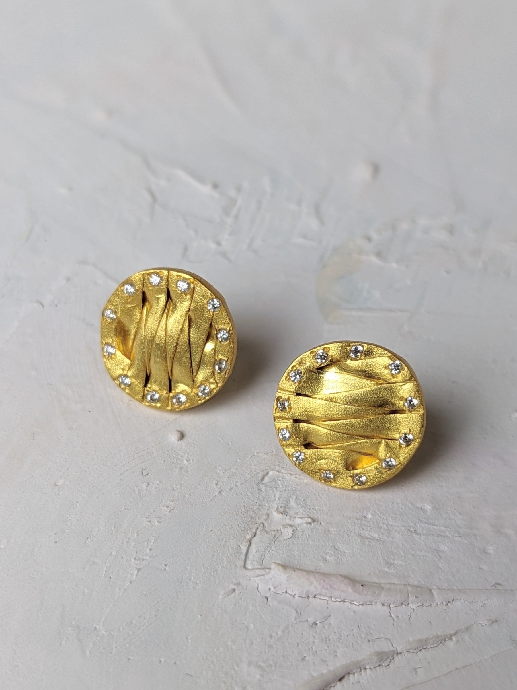 Pavé Basket Stud Earrings