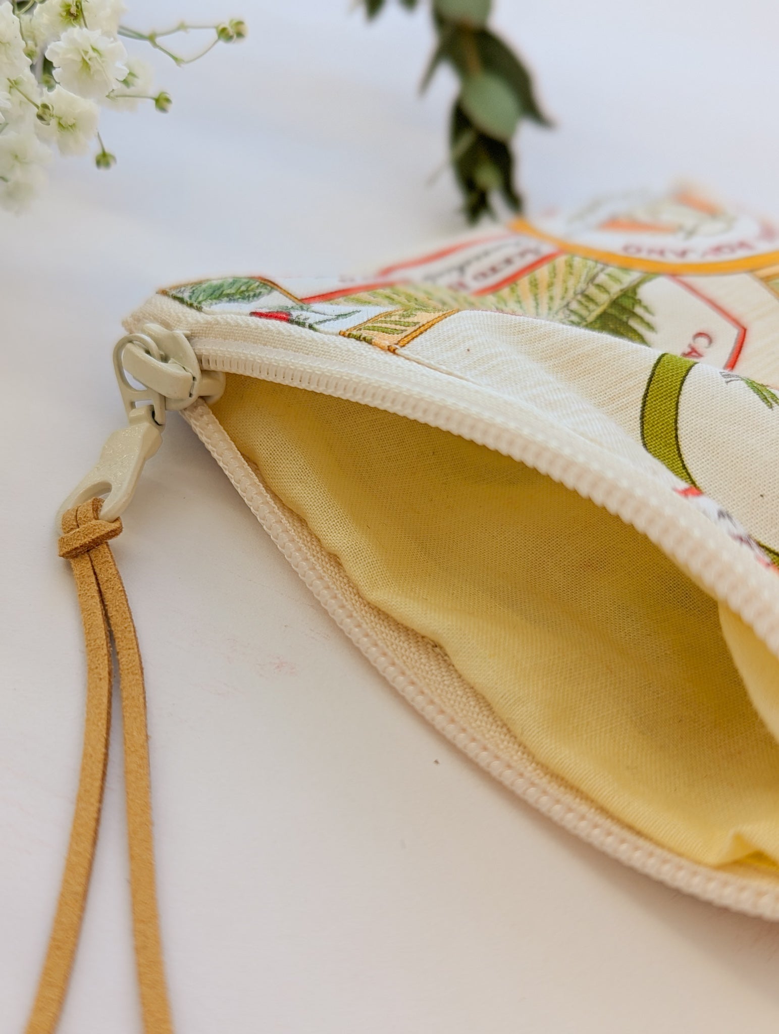 Che Buono Square Zip Pouch