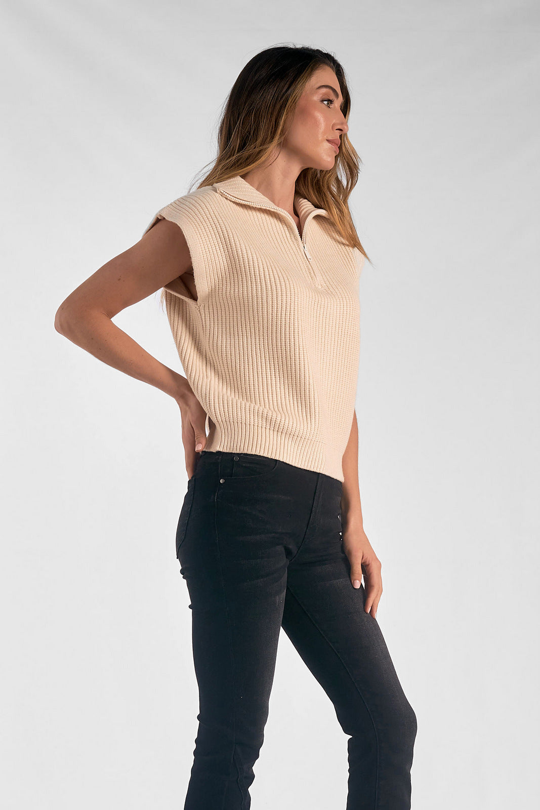 Snow Sleeveless Sweater